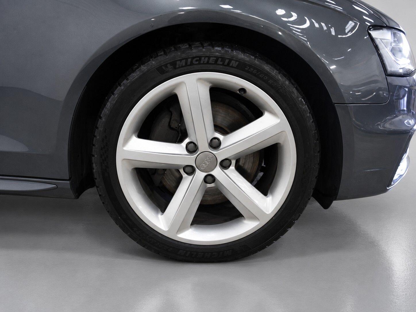 Audi A4 view 59