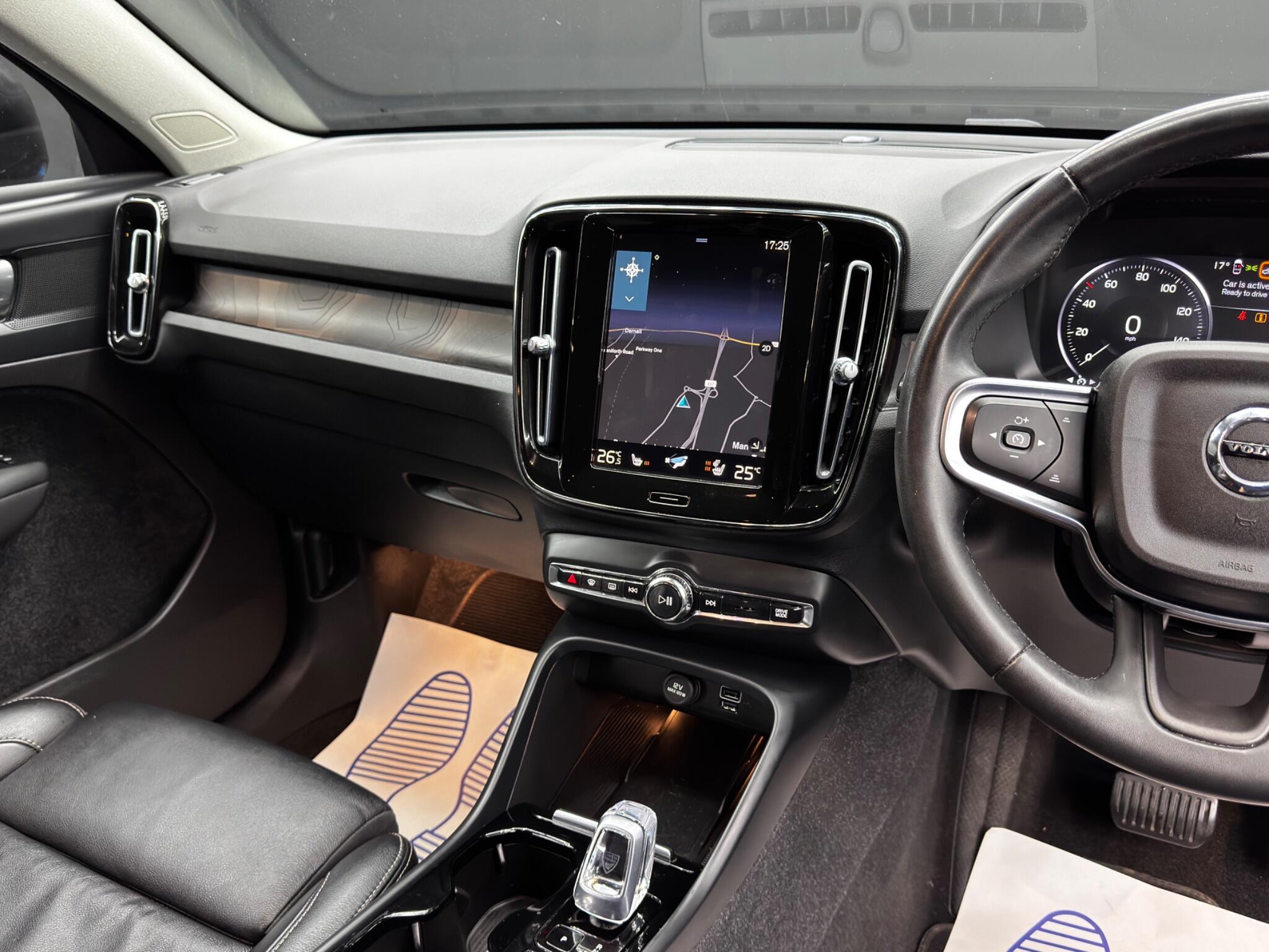 Volvo XC40 view 23