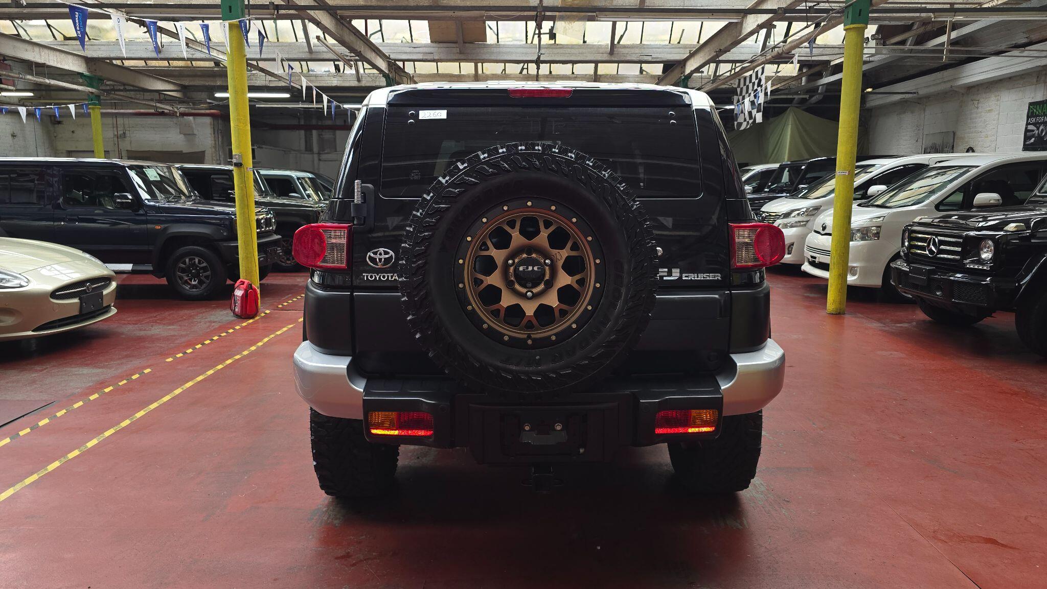 Toyota FJ Cruiser view 45