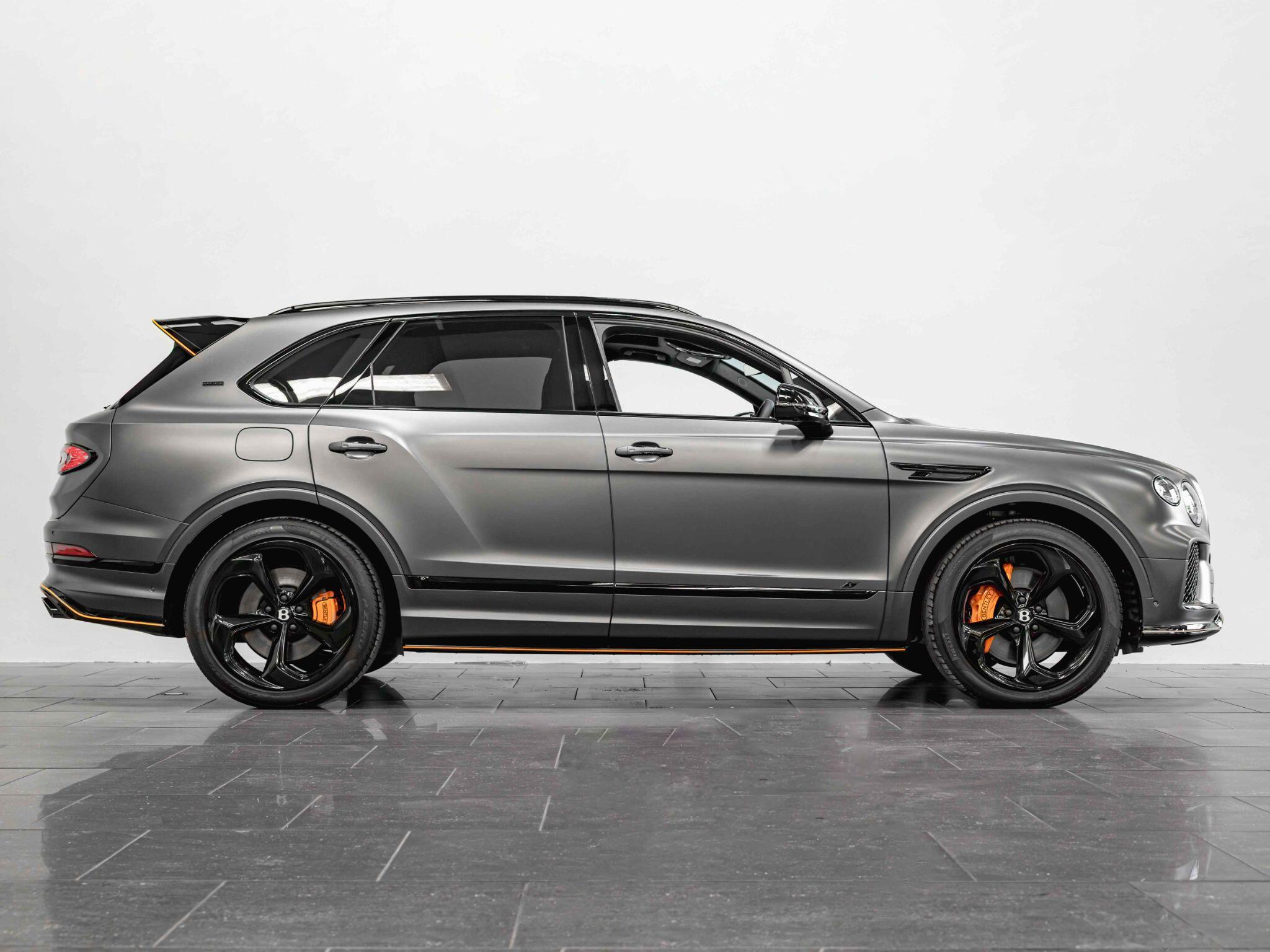 Bentley Bentayga view 6