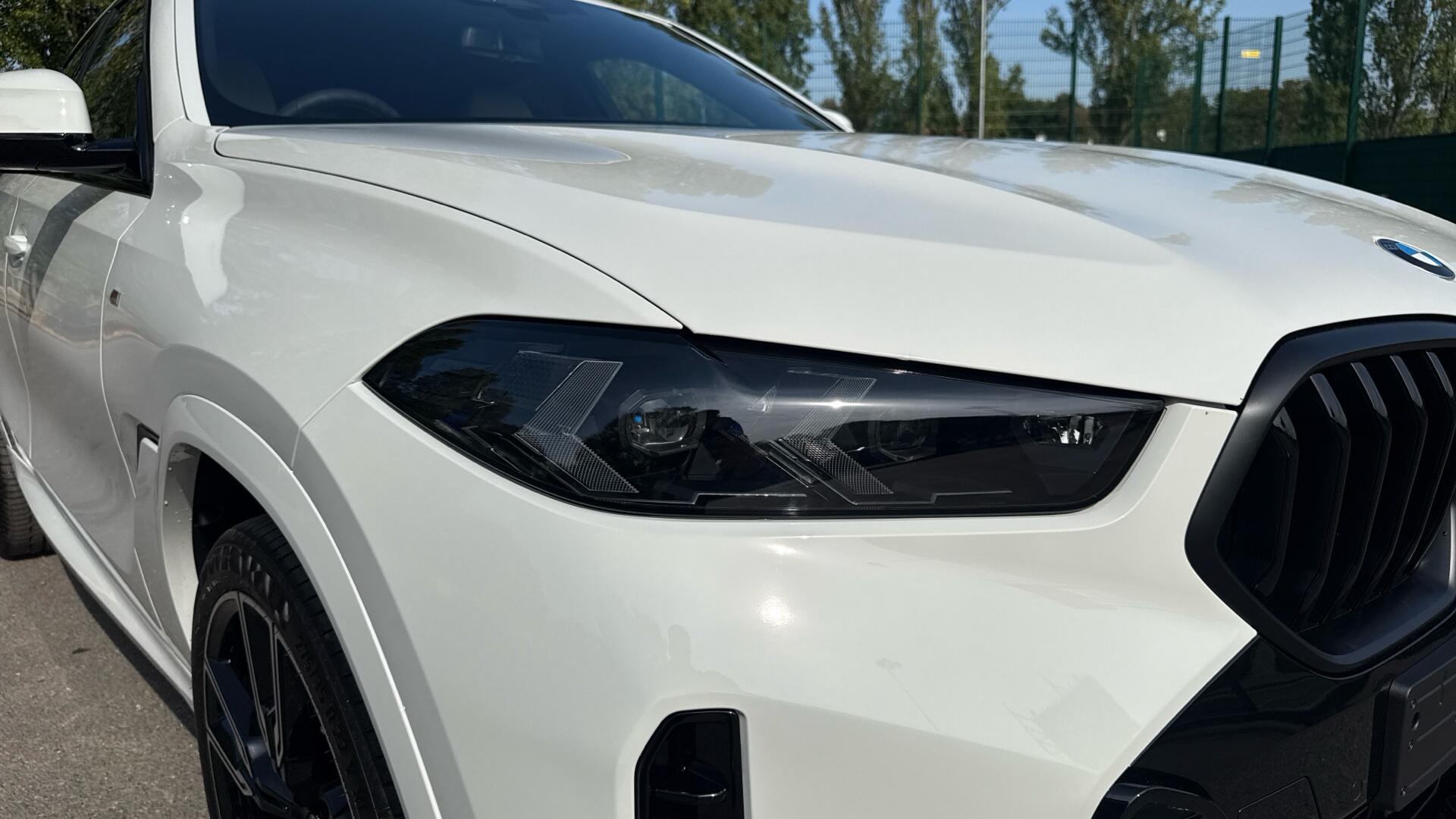 BMW X6 view 23