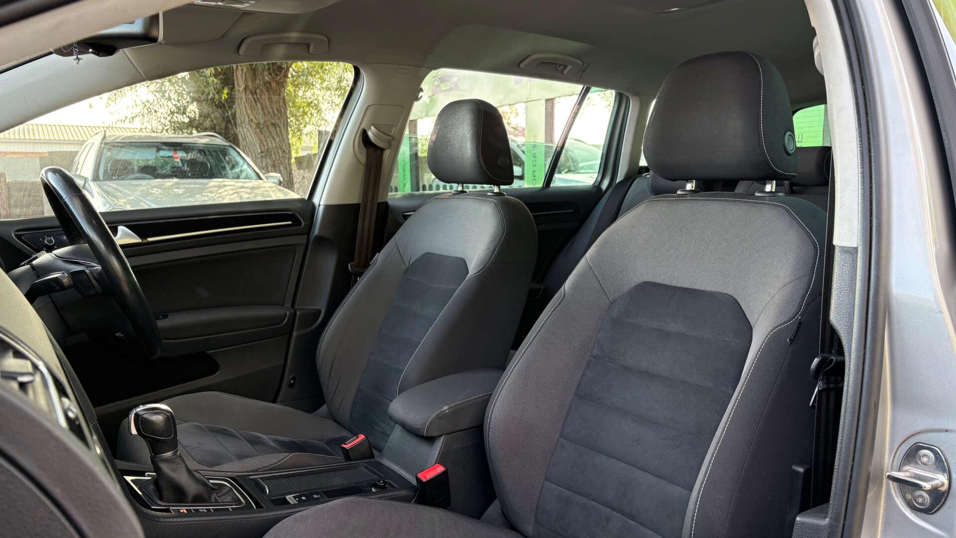 Volkswagen Golf view 14