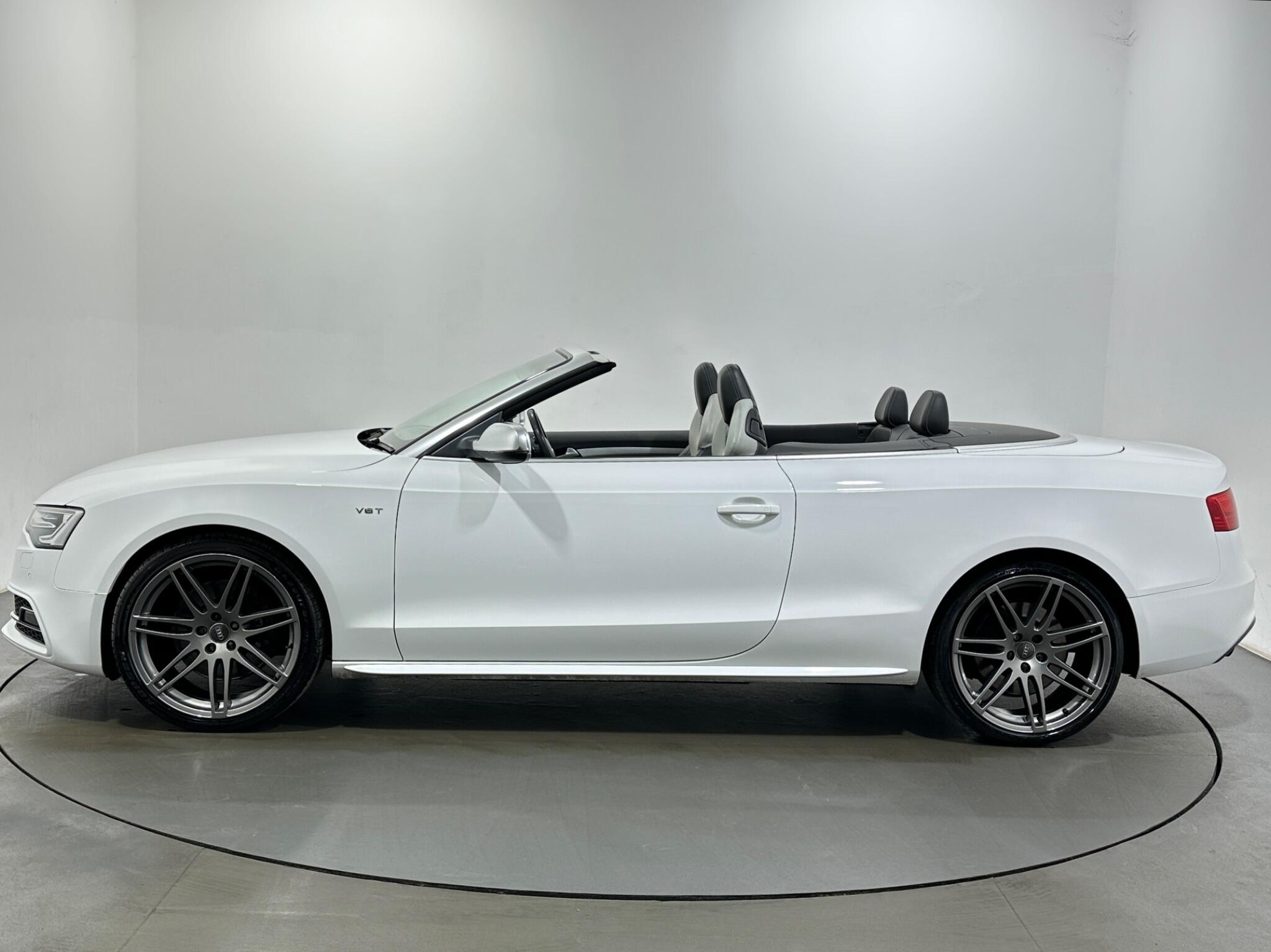 Audi S5 view 5
