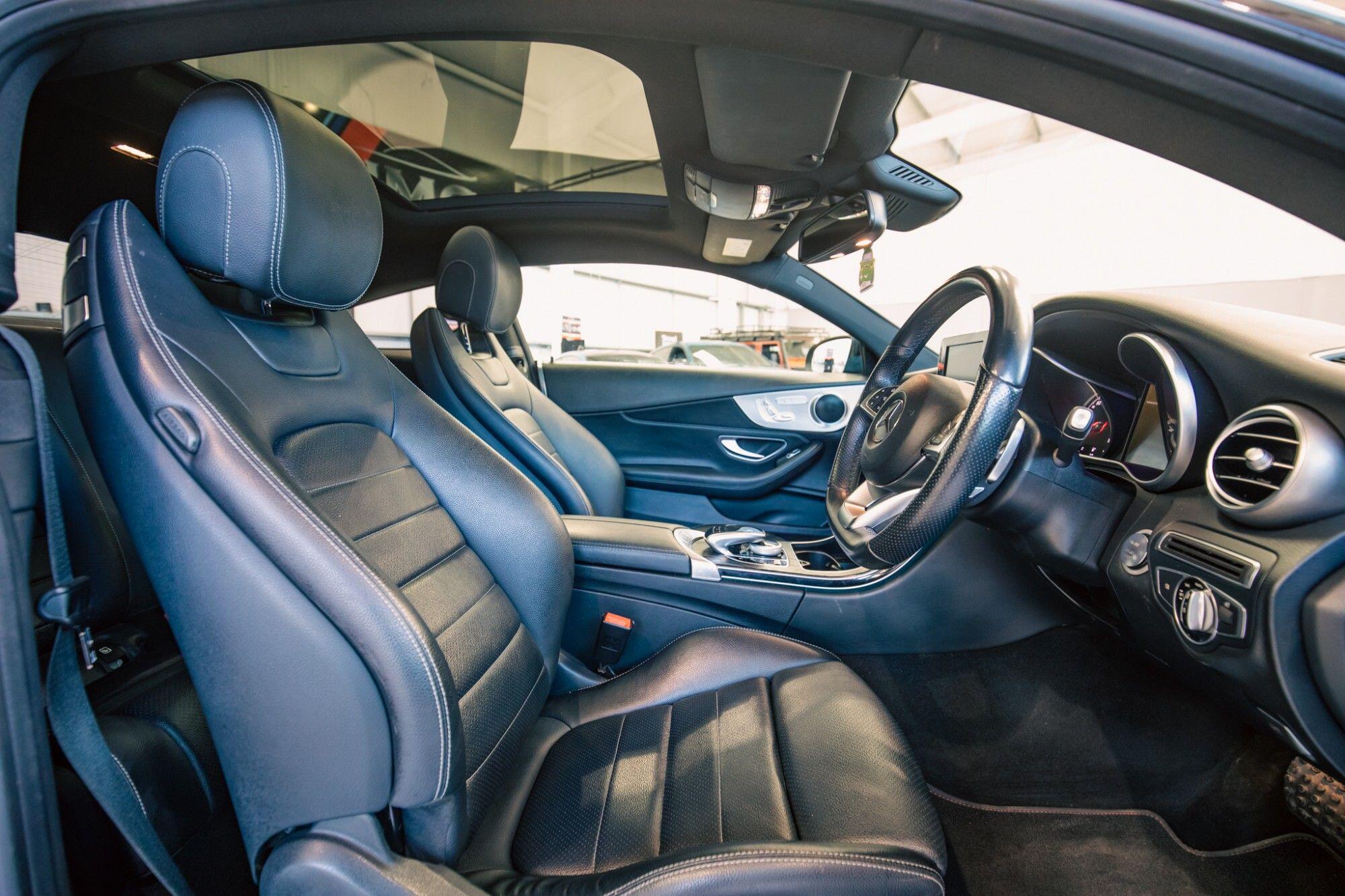 Mercedes-Benz C-Class view 3
