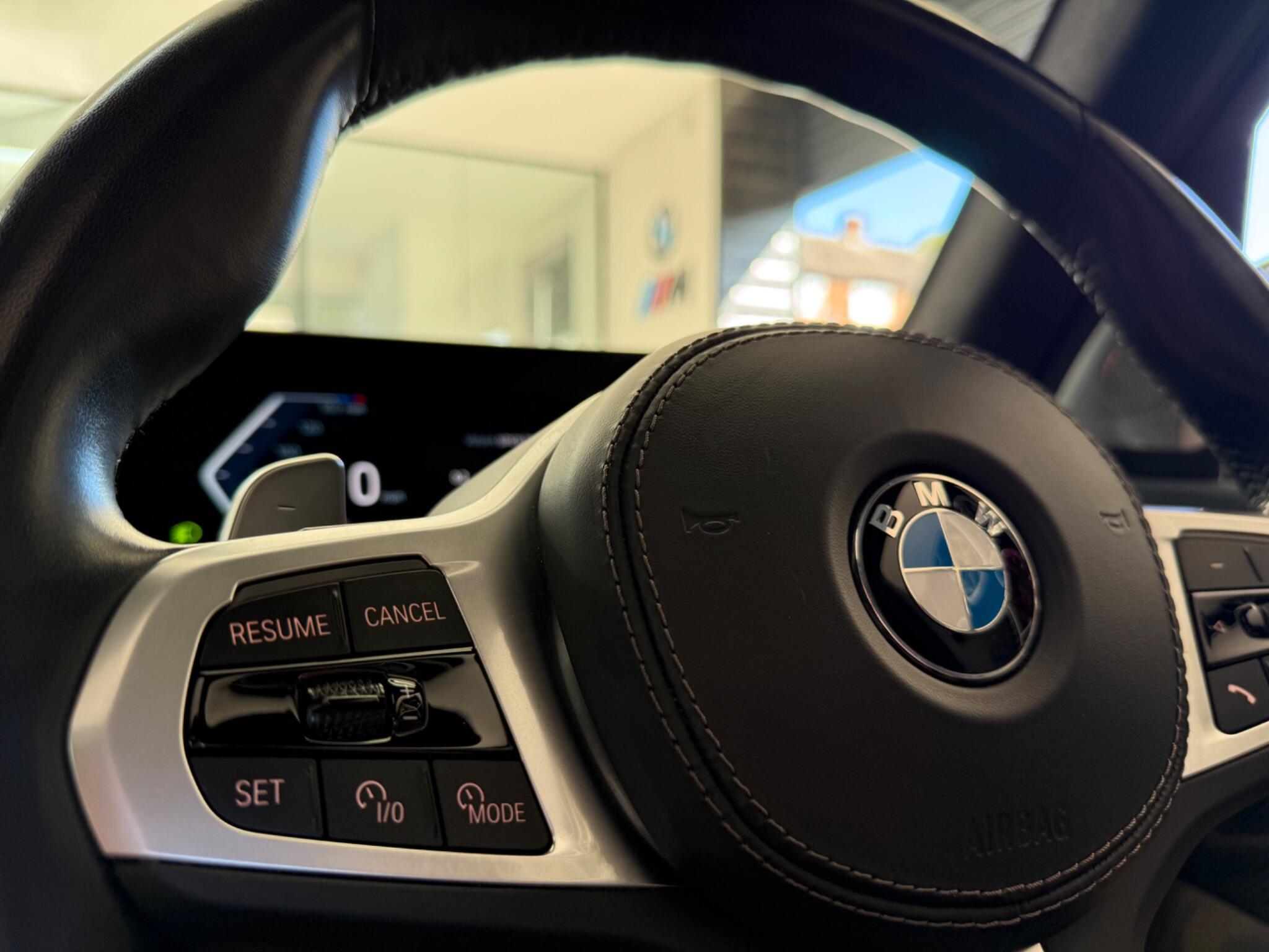 BMW X7 view 28
