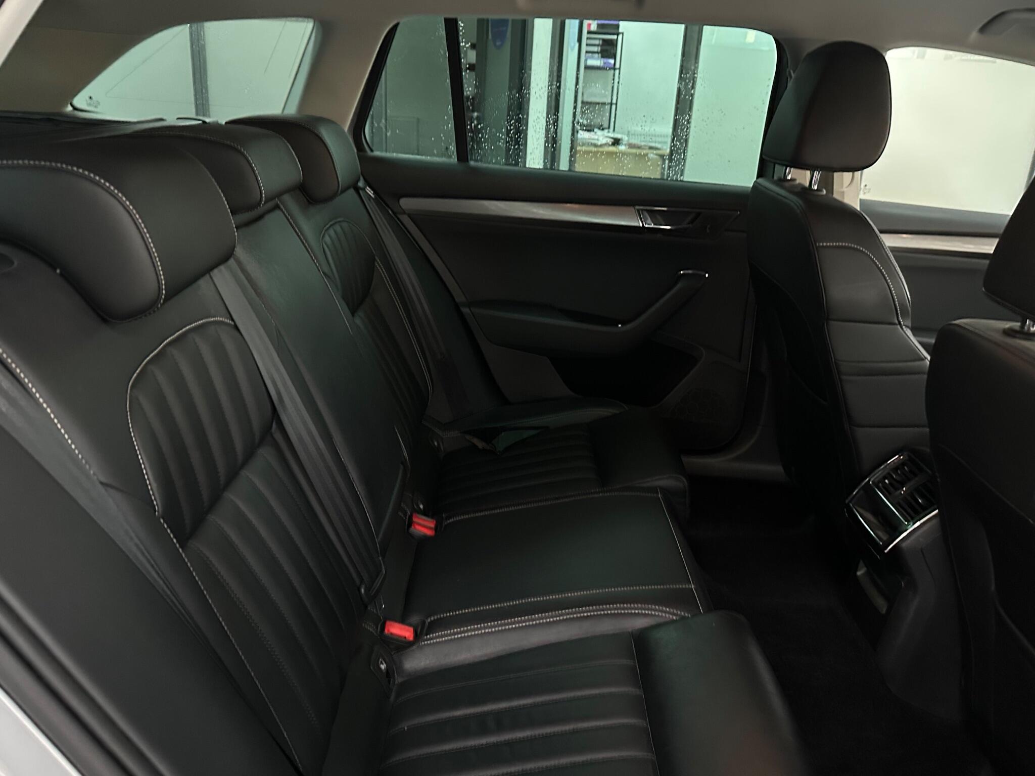 Skoda Superb view 35
