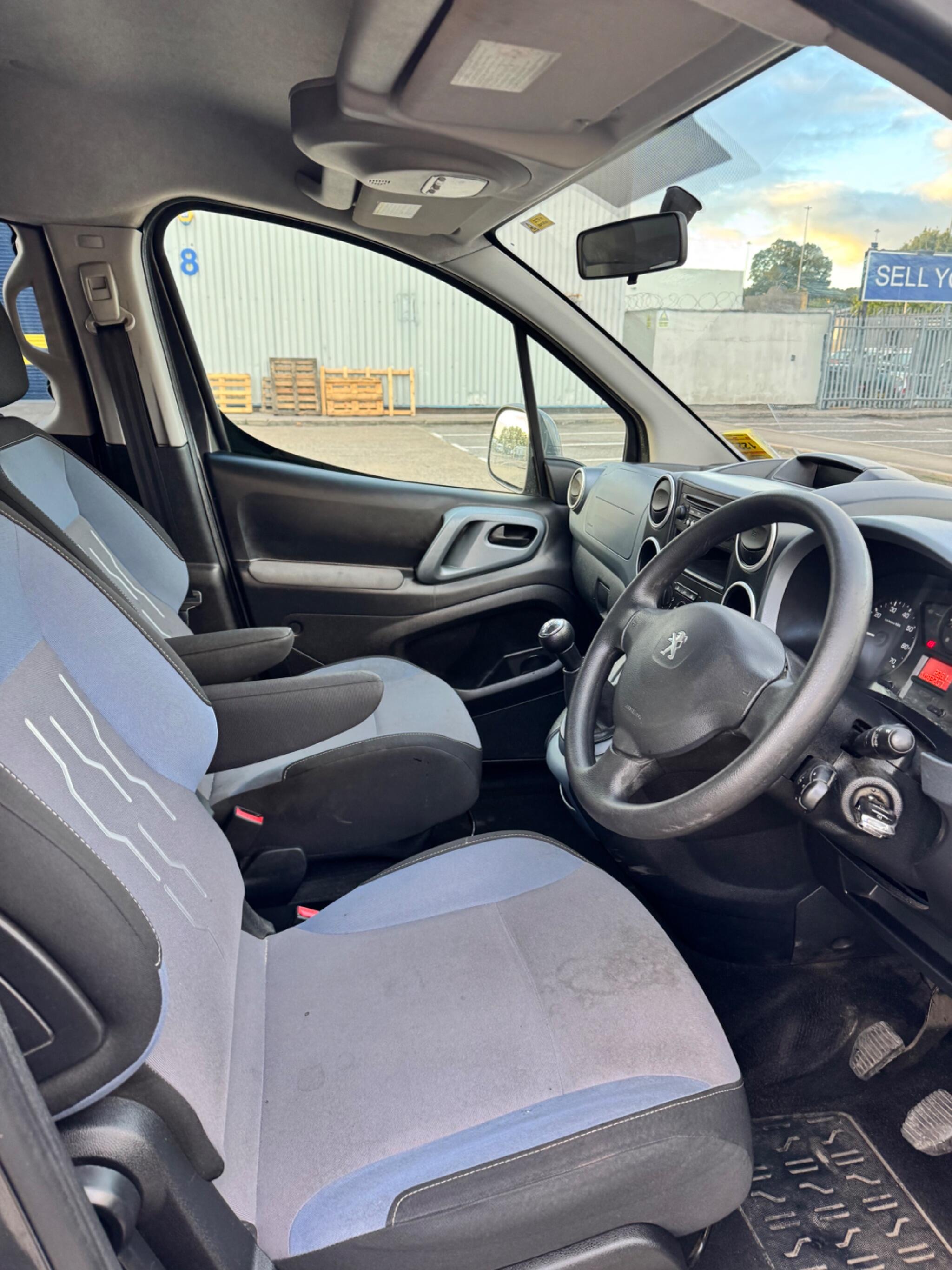 Peugeot Partner Tepee view 25