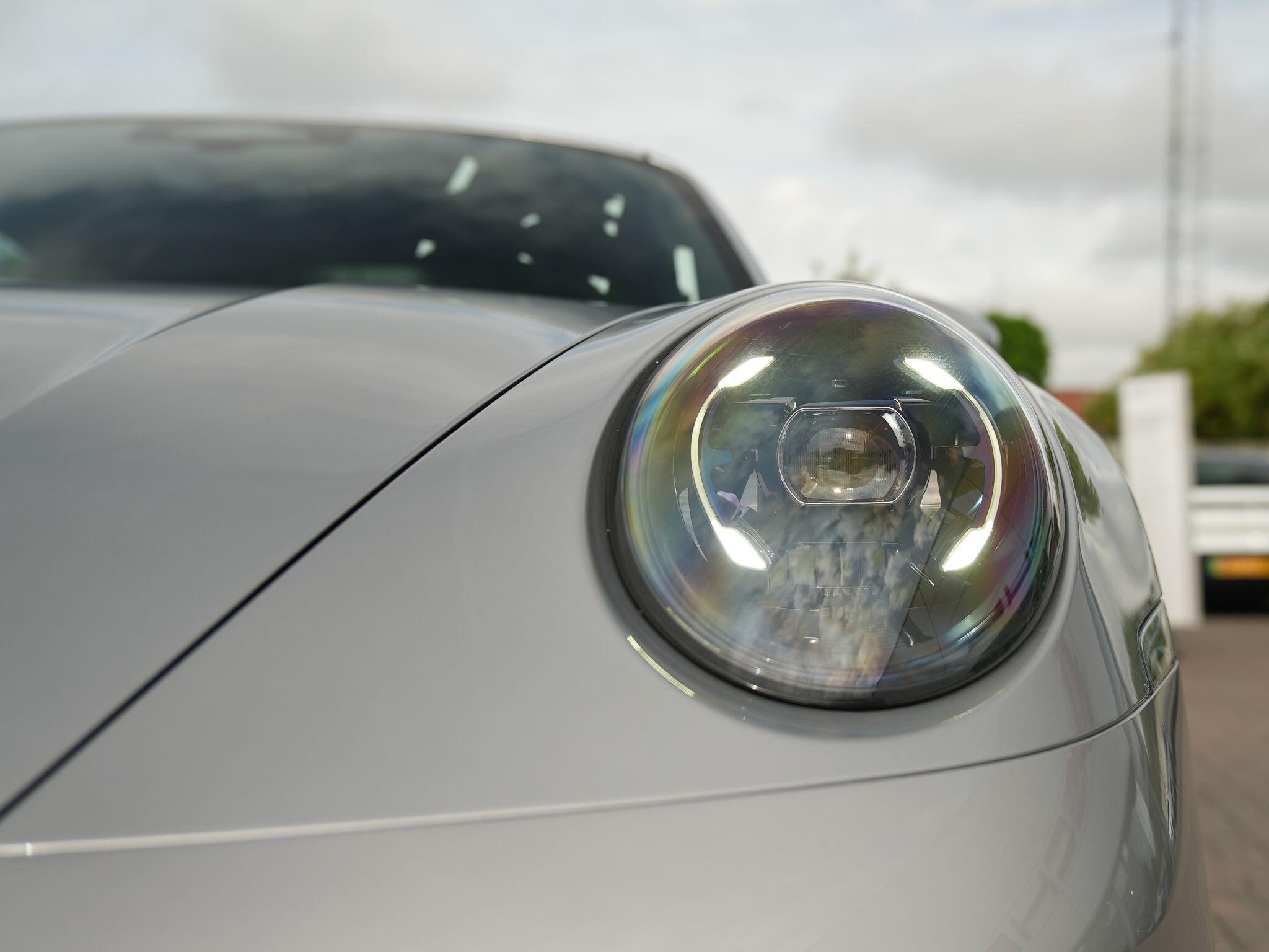 Porsche 911 view 25