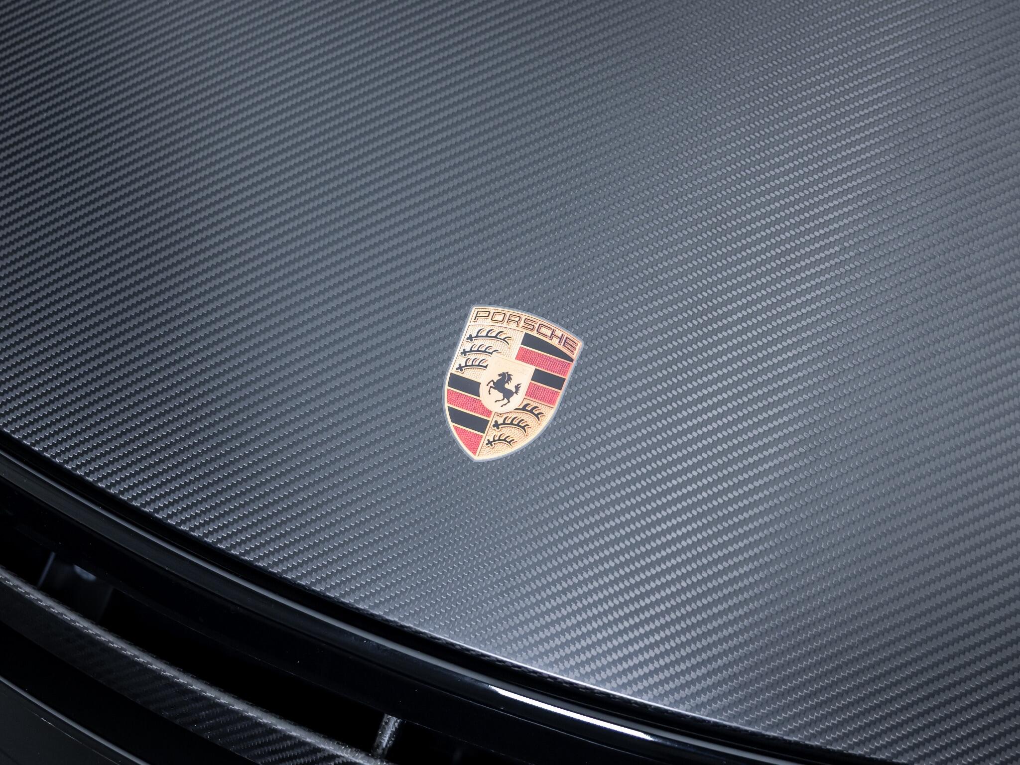 Porsche 911 view 38