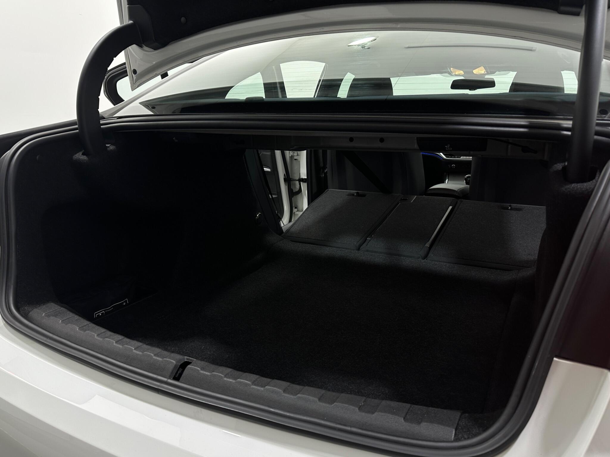 BMW 3 Series view 48