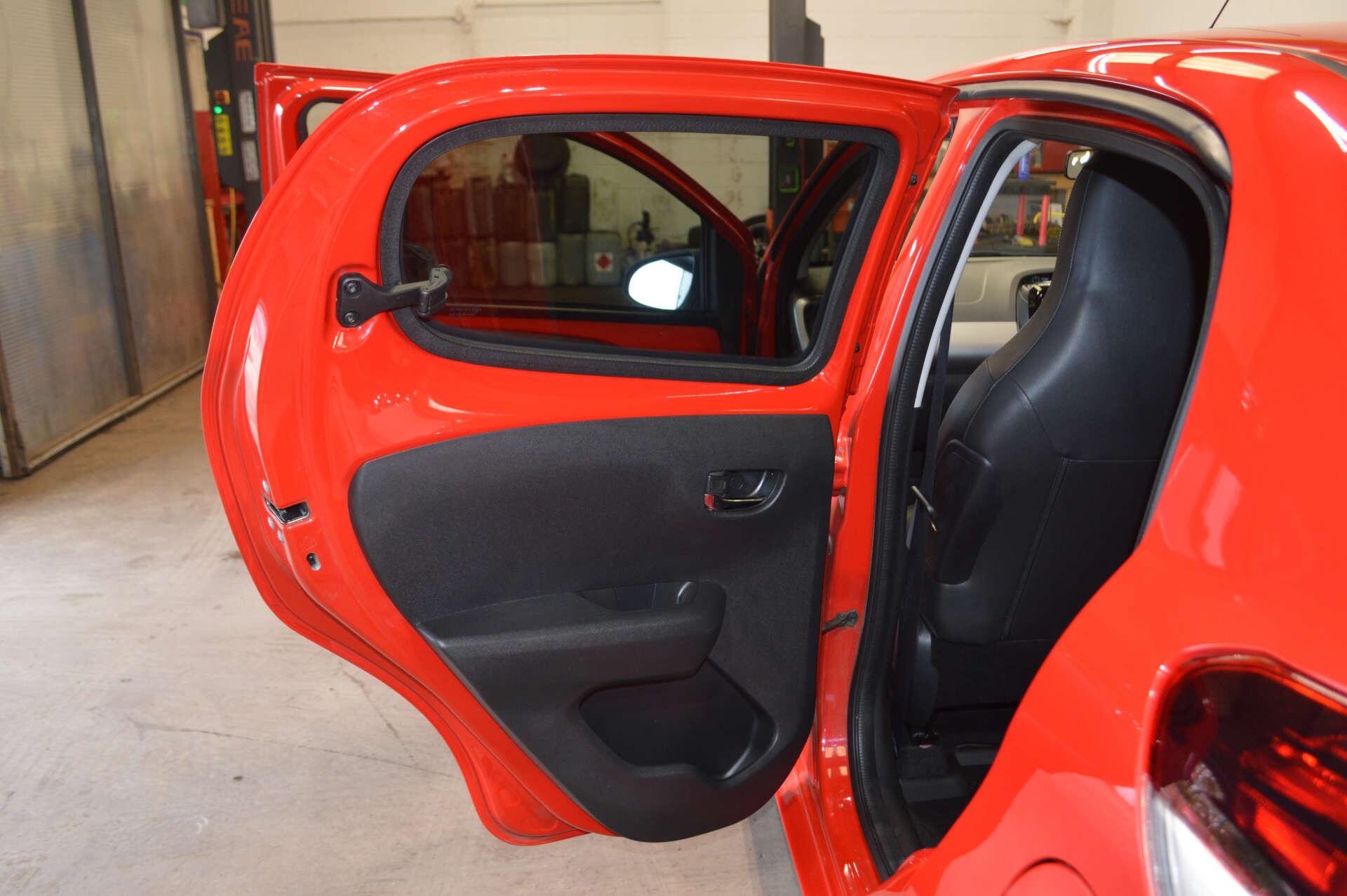 Peugeot 108 view 28