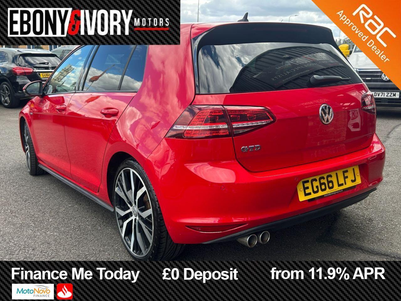 Volkswagen Golf view 3