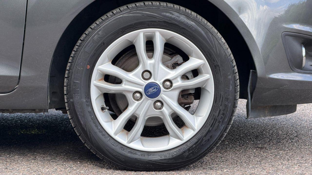 Ford Fiesta view 36