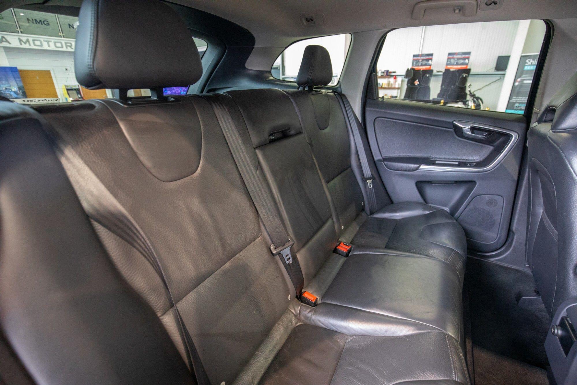 Volvo XC60 view 13
