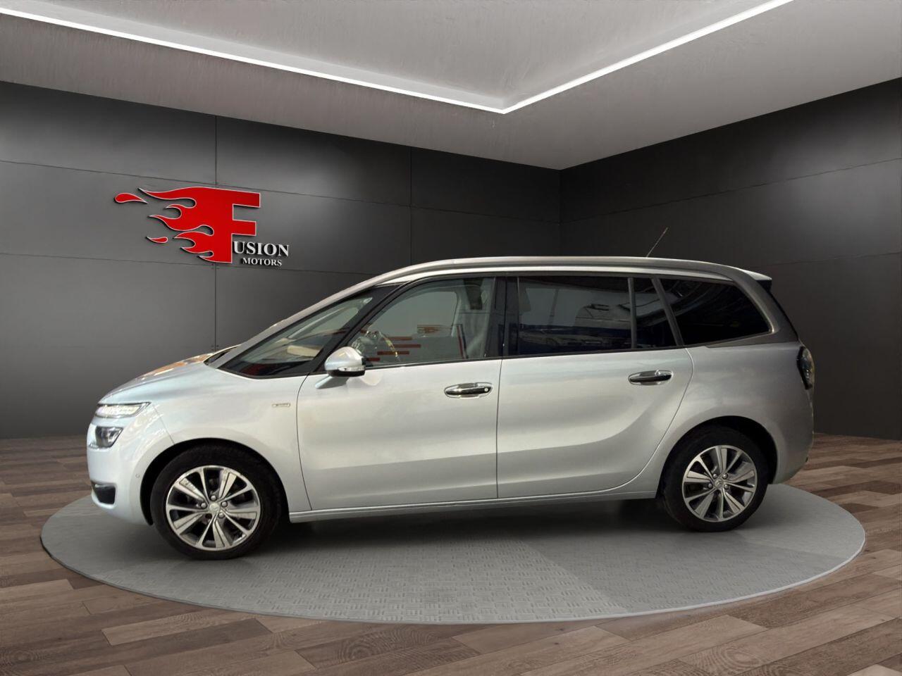 Citroen Grand C4 Picasso view 4
