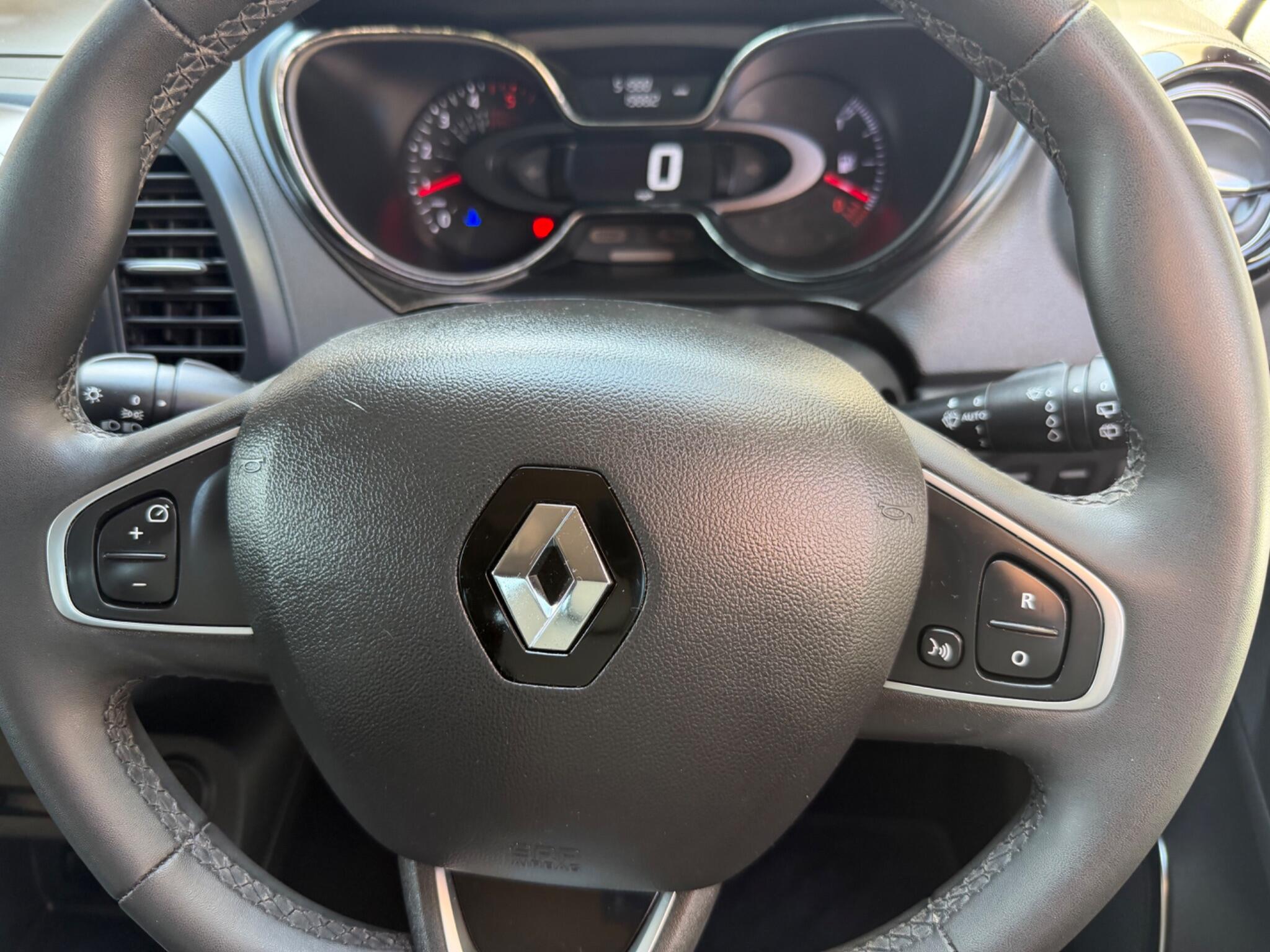 Renault Captur view 3