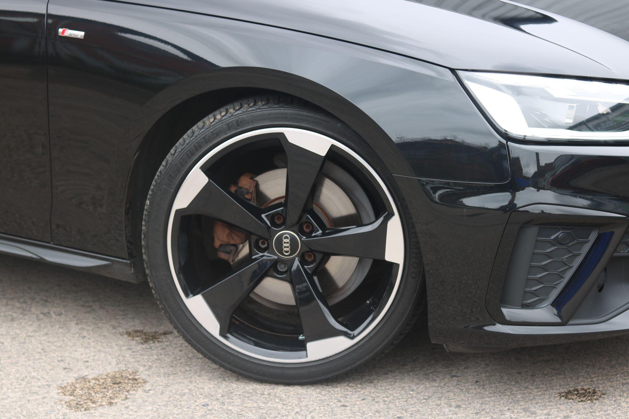Audi A4 view 11