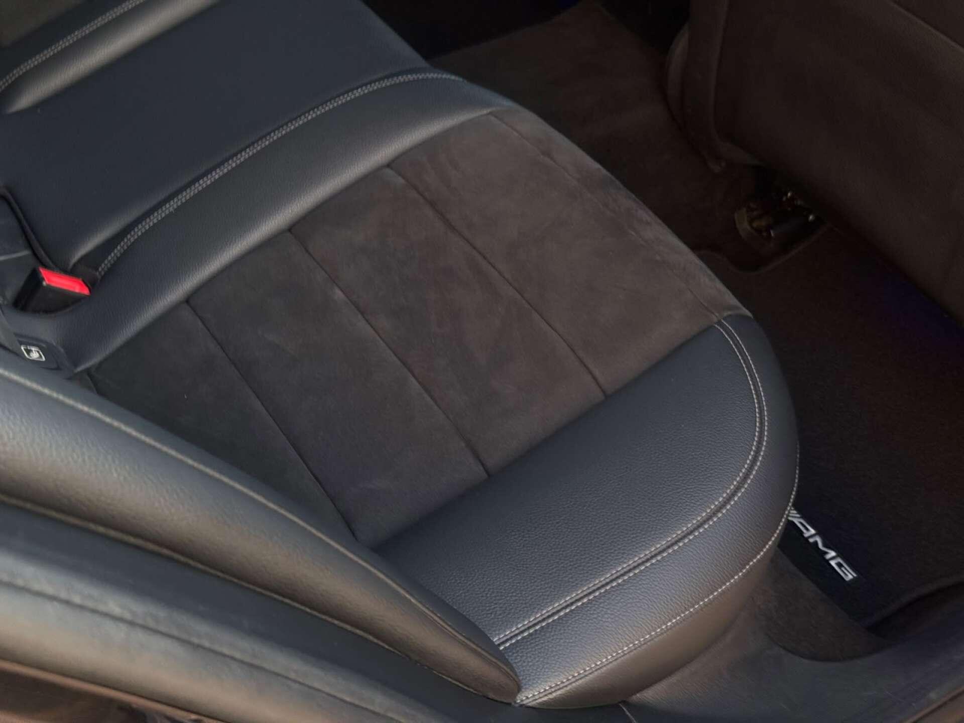 Mercedes-Benz E Class view 28