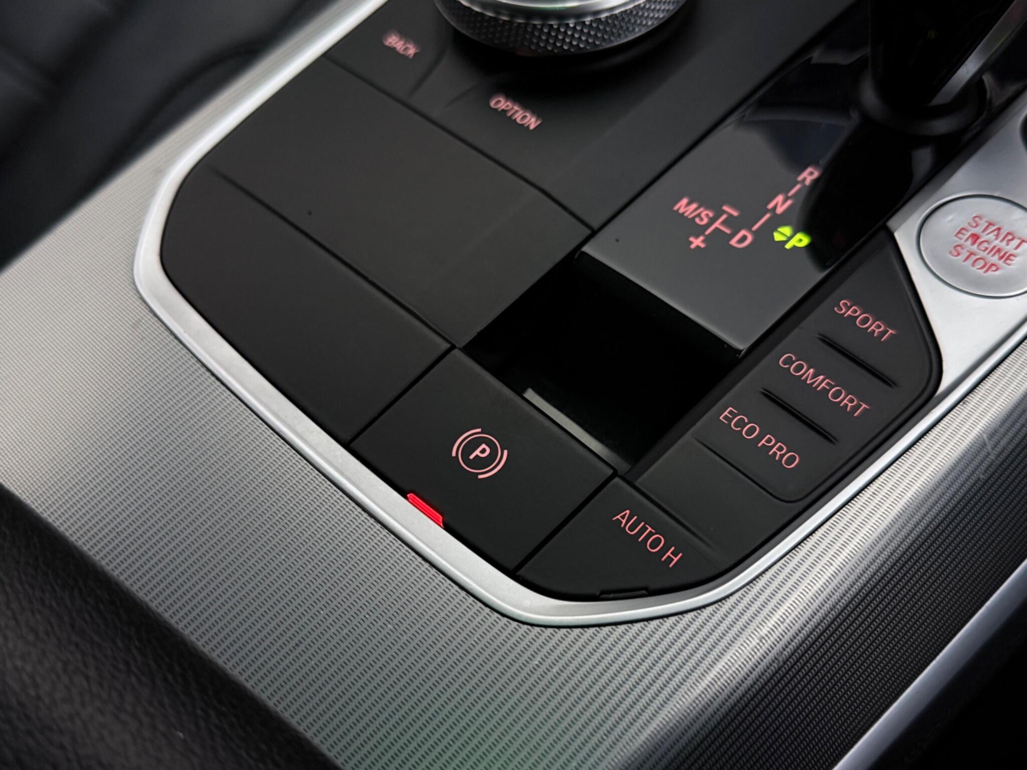BMW 3 Series view 40