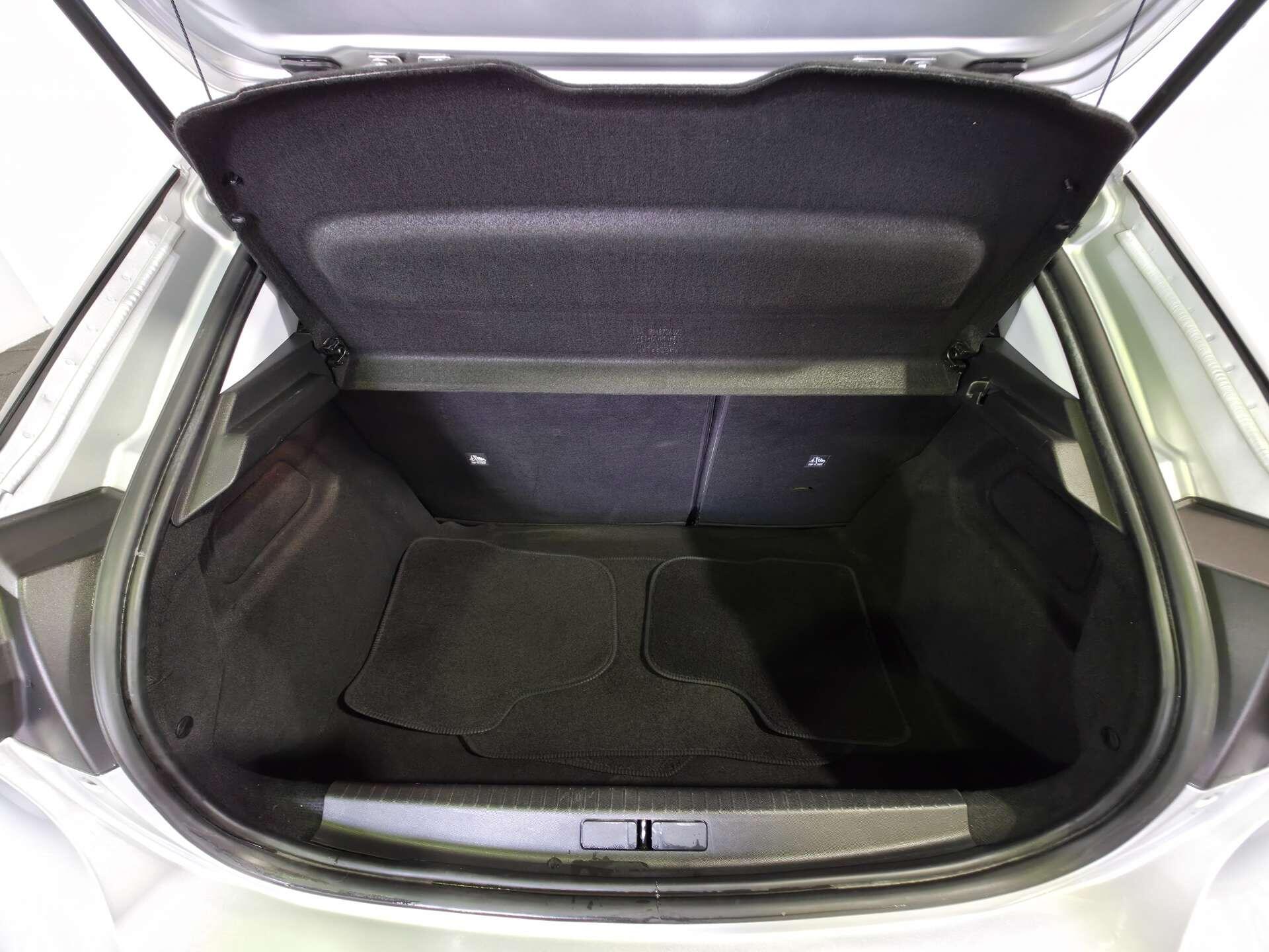 Vauxhall Corsa view 12