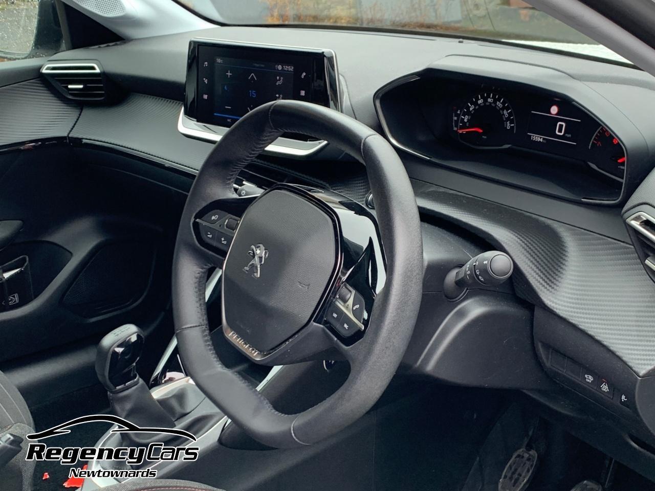 Peugeot 208 view 10