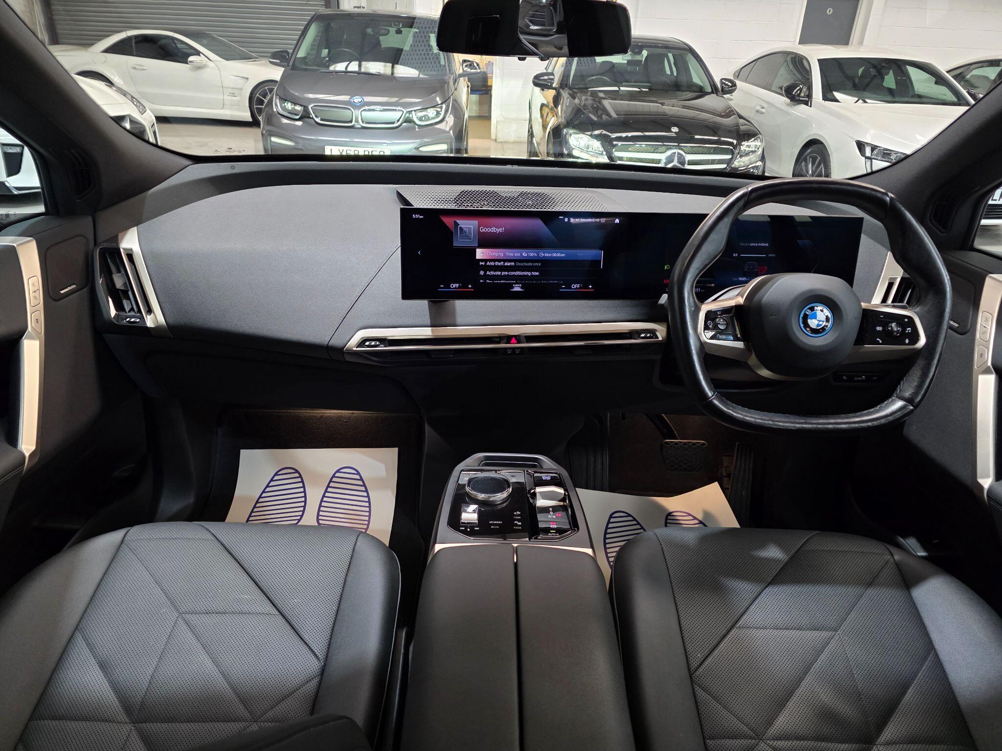 BMW Ix view 5