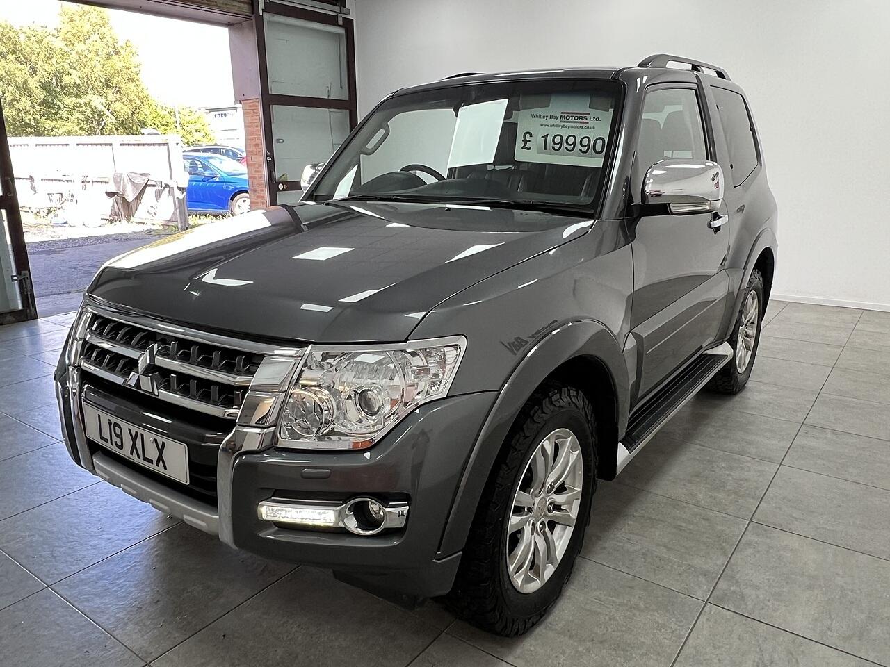 Mitsubishi Shogun view 6