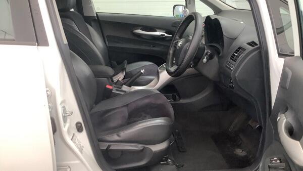 Toyota Auris view 5