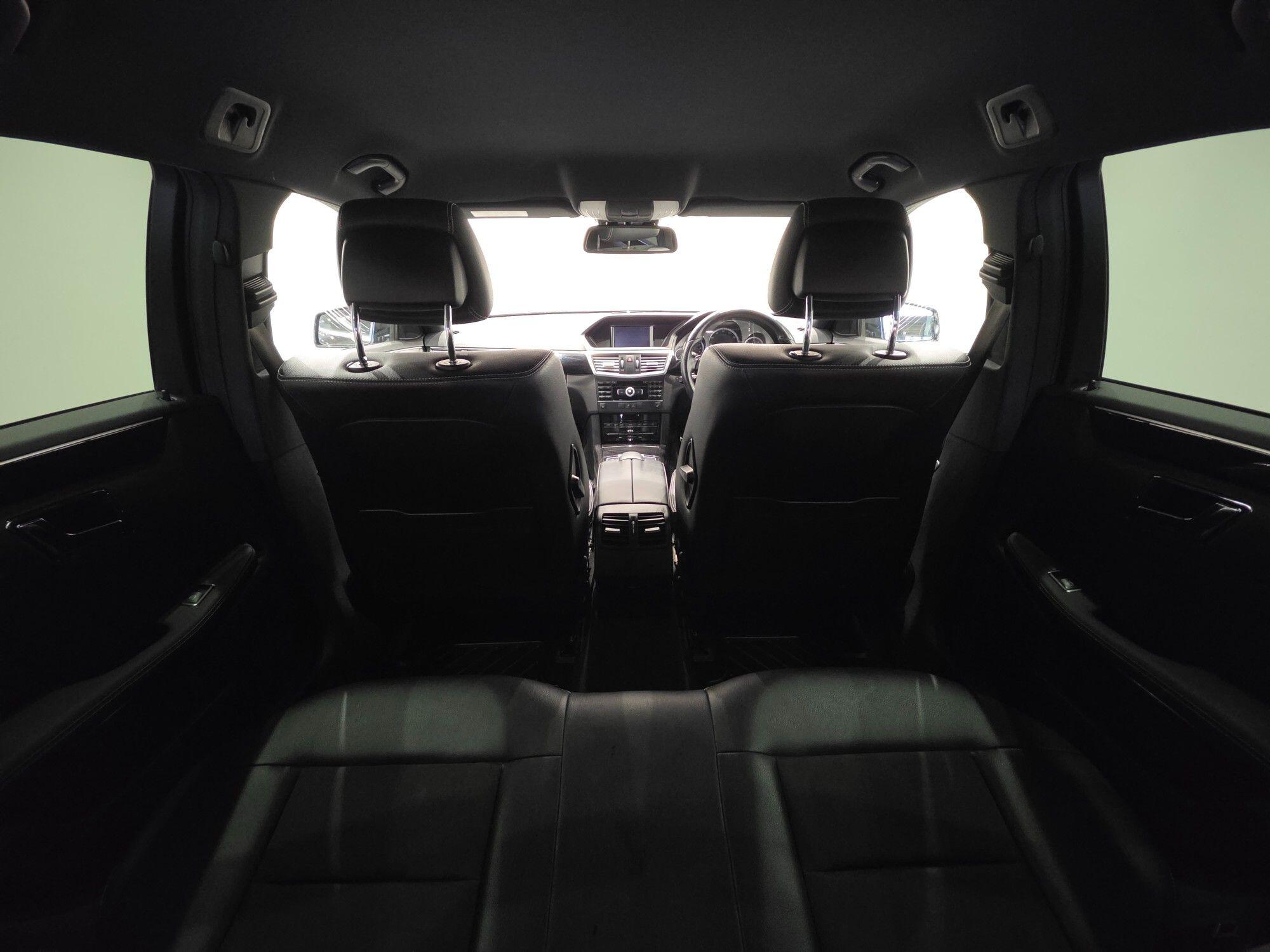 Mercedes-Benz E-Class view 22