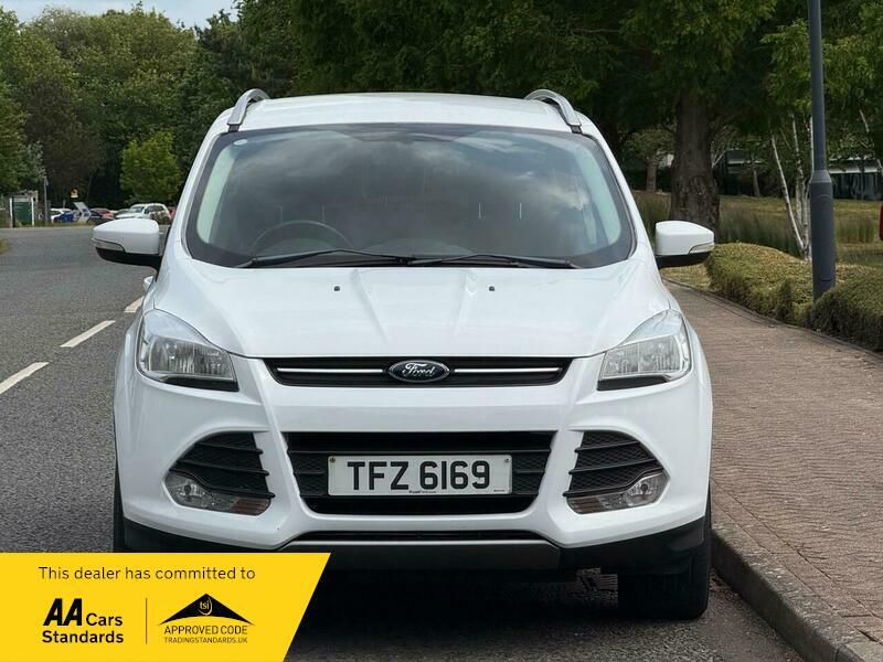 2014 Ford Kuga 2.0 TDCi Zetec AWD Euro 5 5dr • 87,800 miles image 2