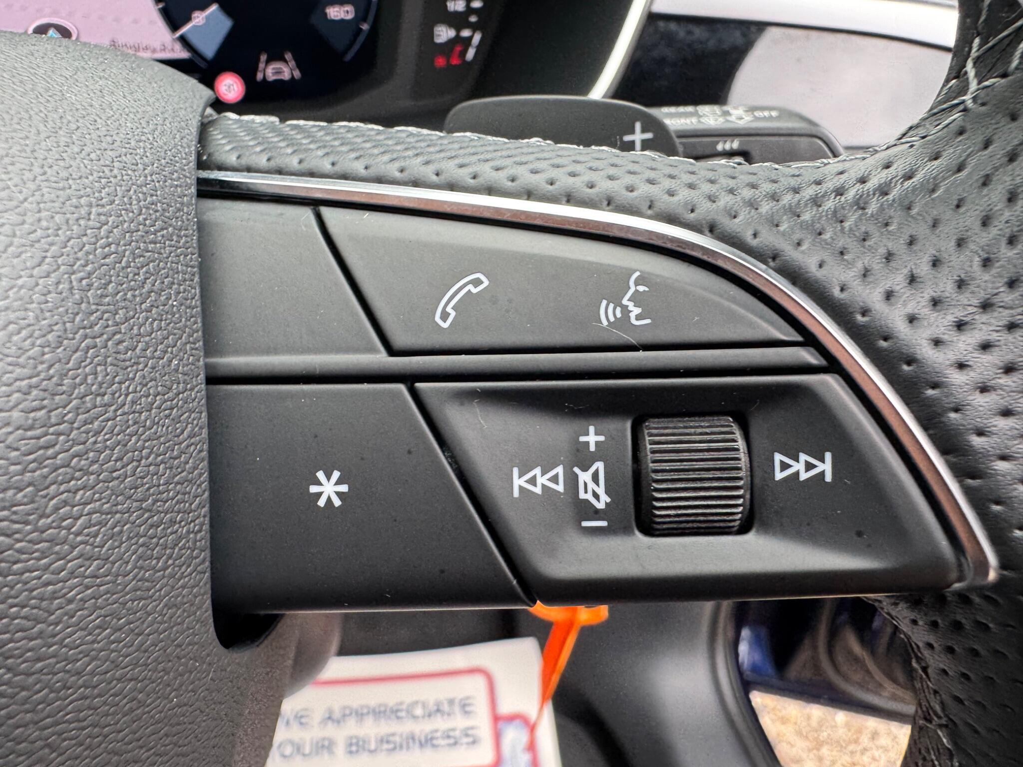 Audi Q3 view 27
