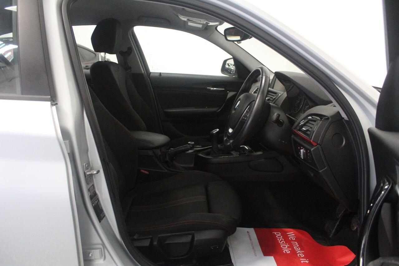 BMW 1 Series view 28