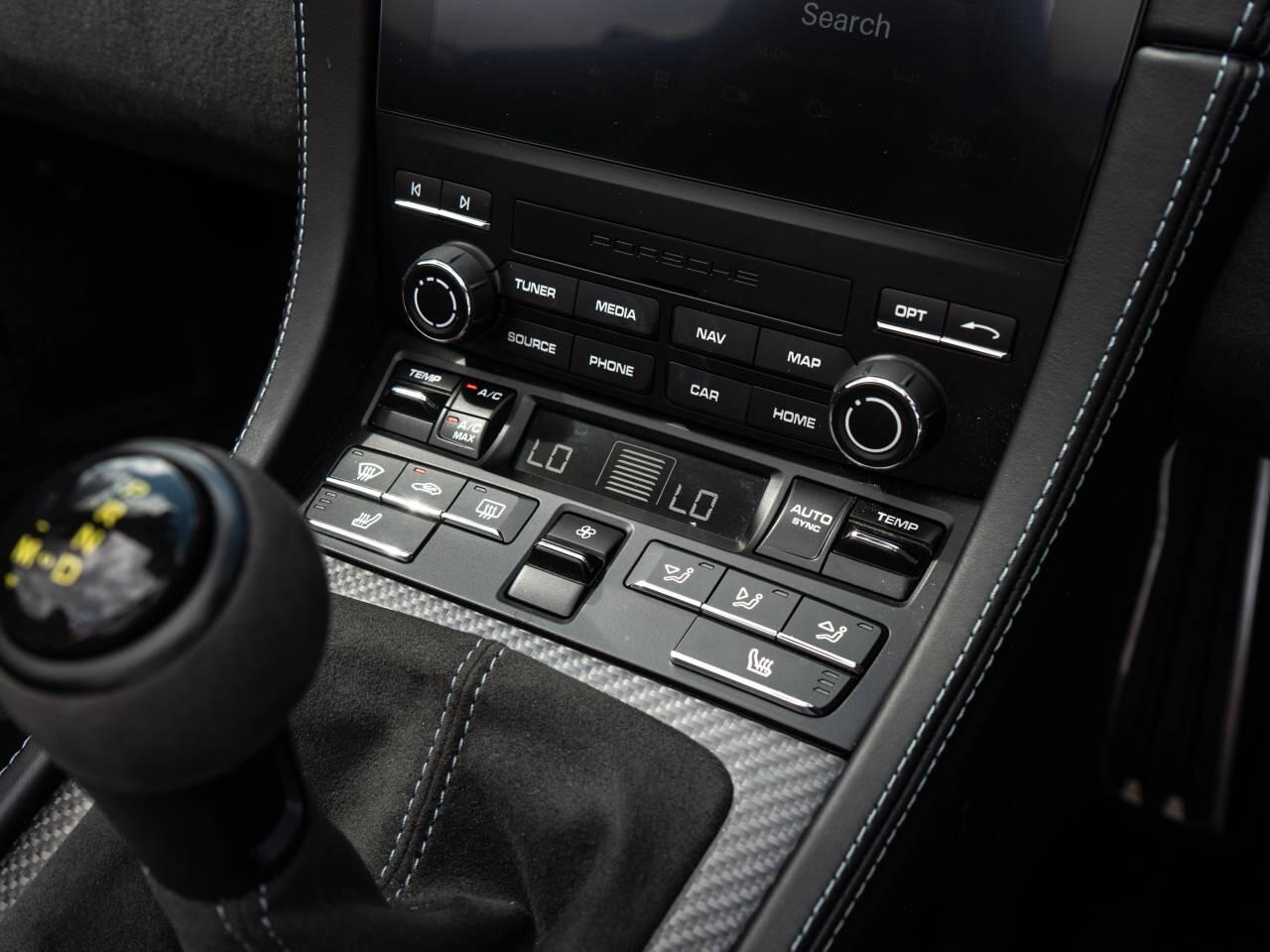 Porsche 718 Spyder view 29