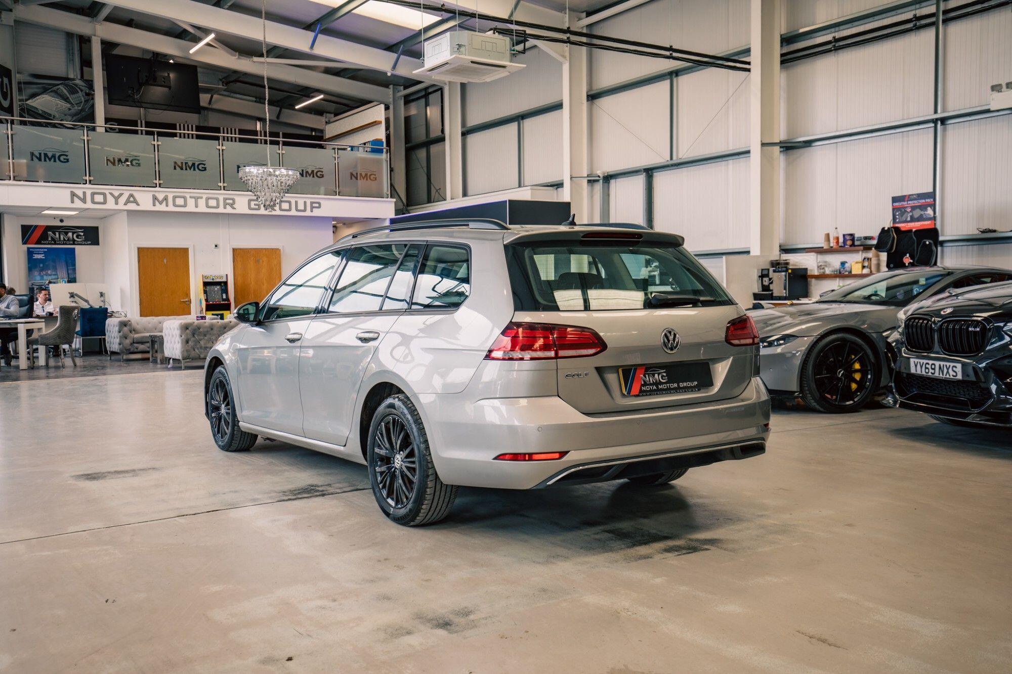 Volkswagen Golf view 31