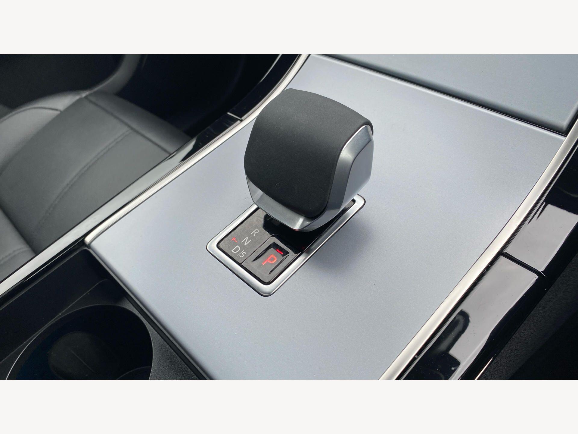 Land Rover Range Rover Velar view 16
