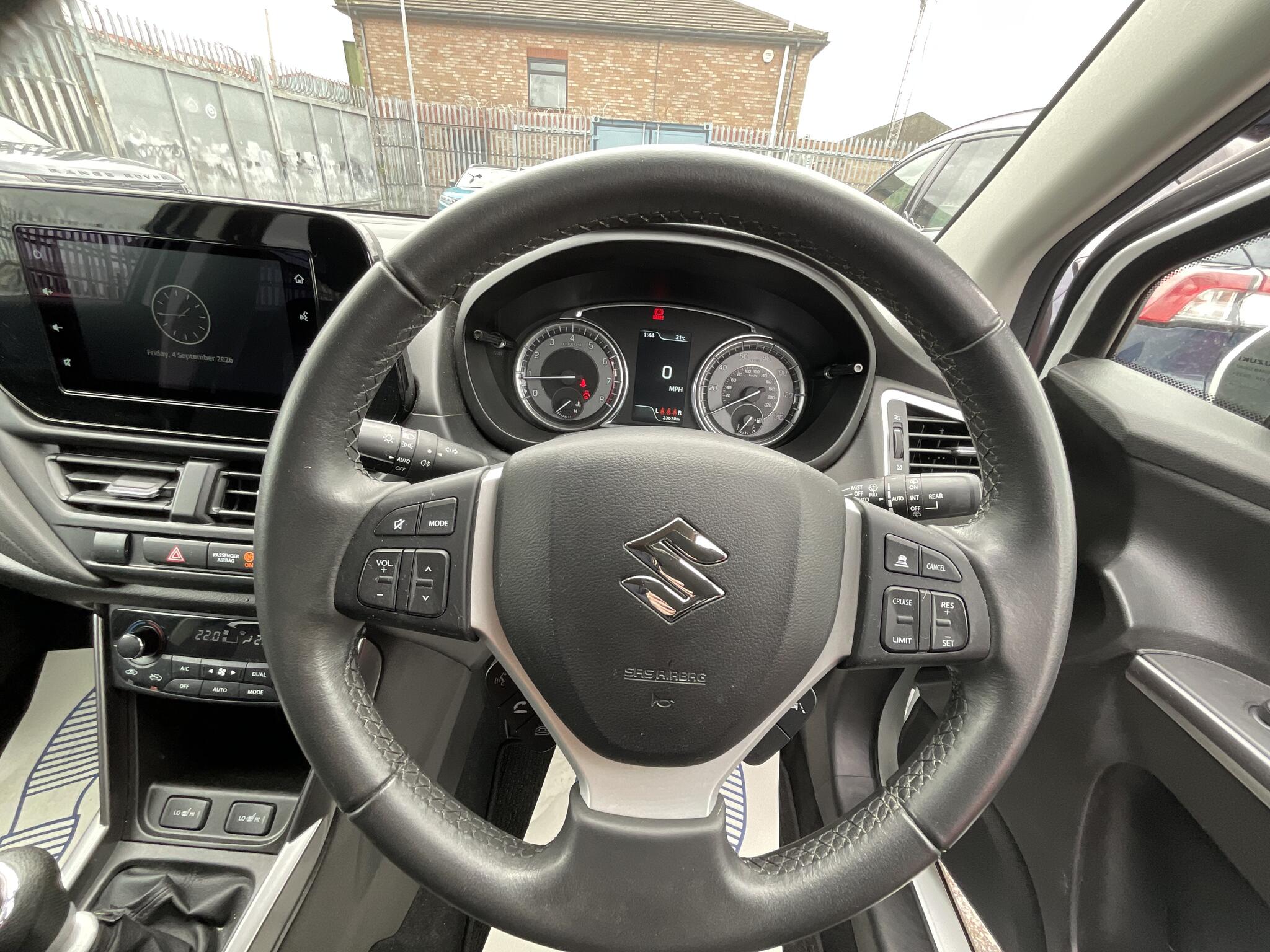 Suzuki S-Cross view 21