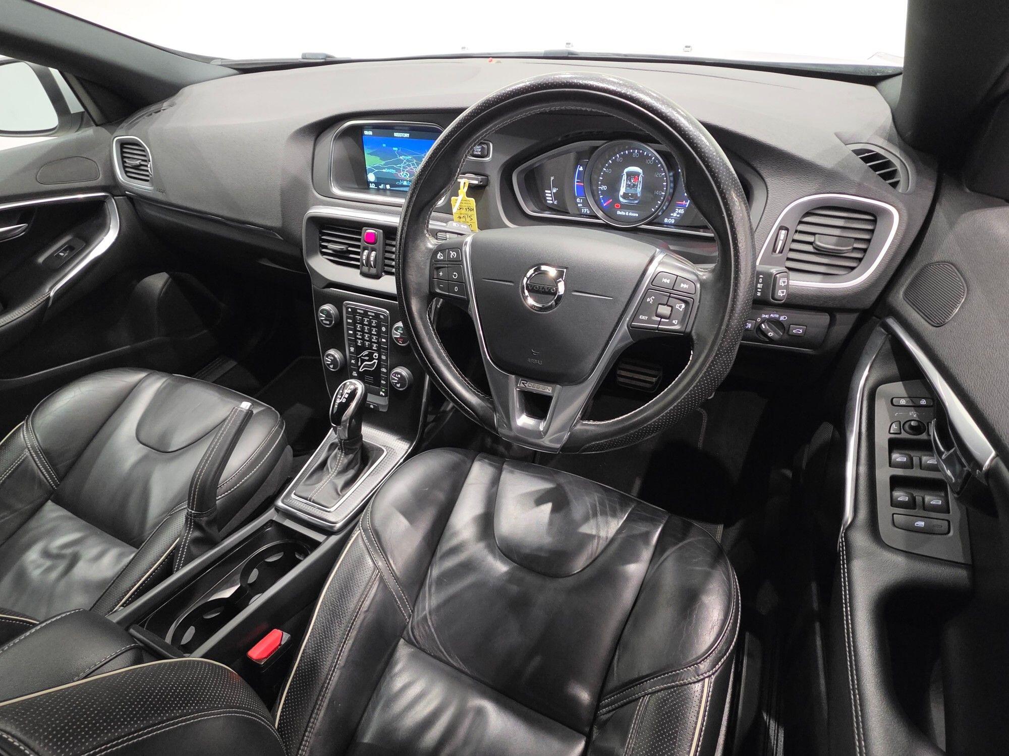 Volvo V40 view 27