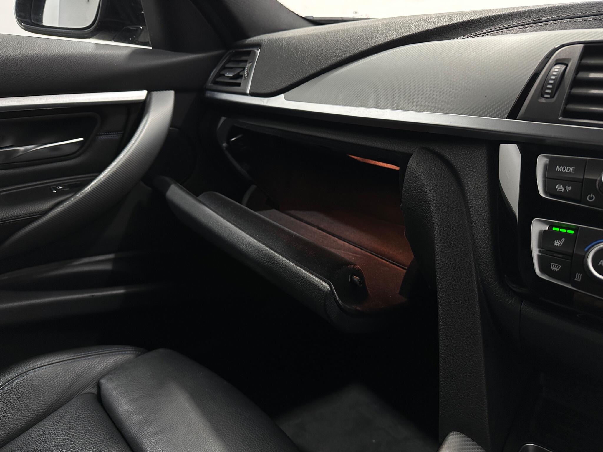 BMW 3 Series view 28