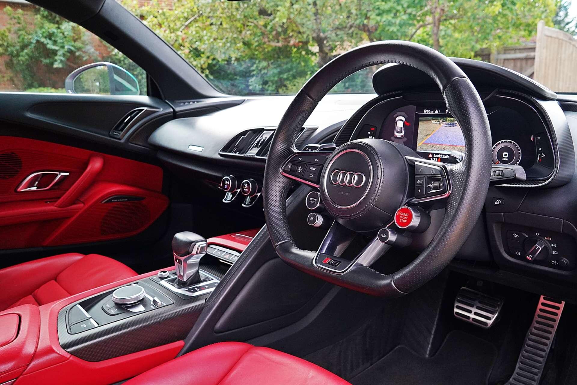Audi R8 view 21
