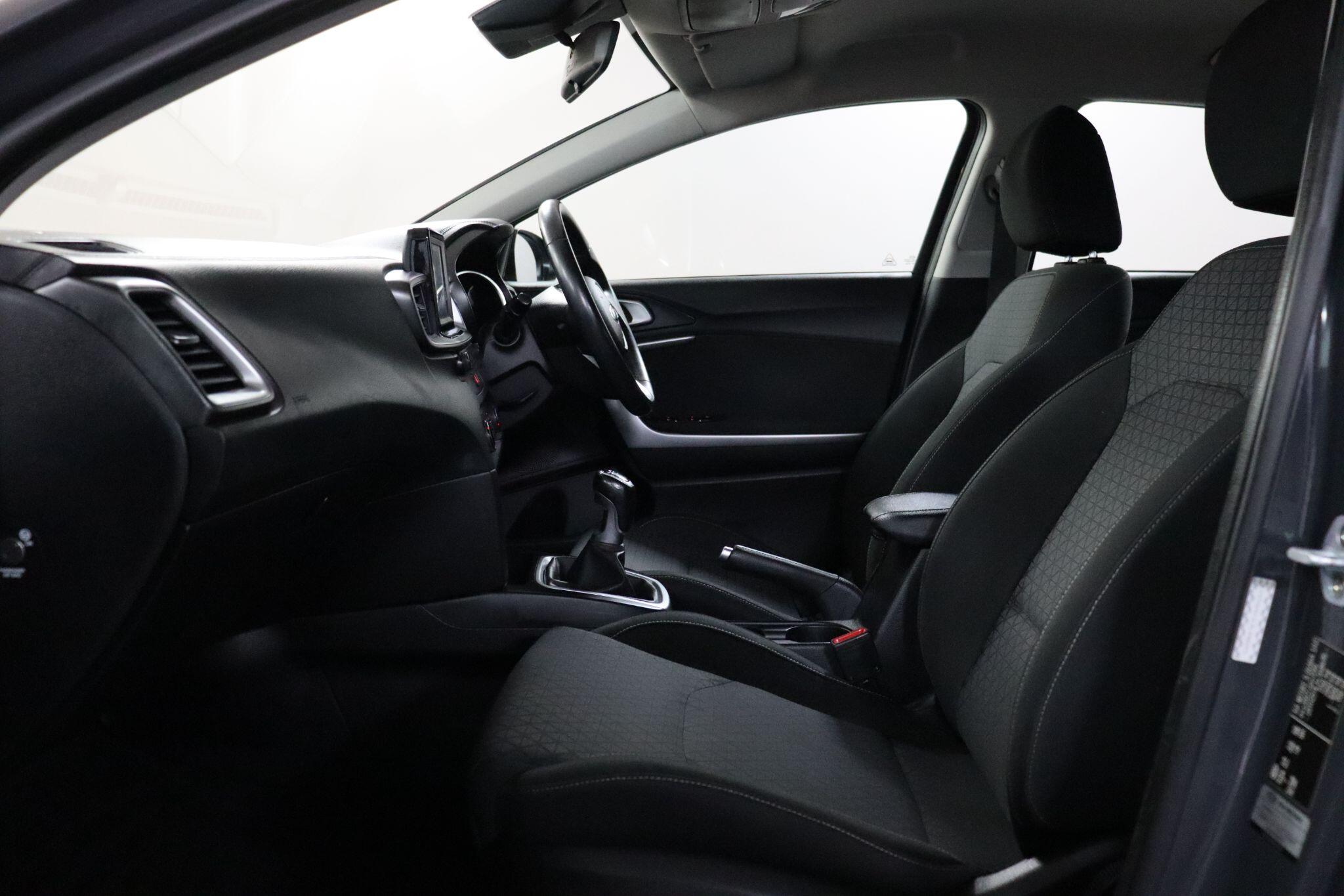 Kia Ceed view 42