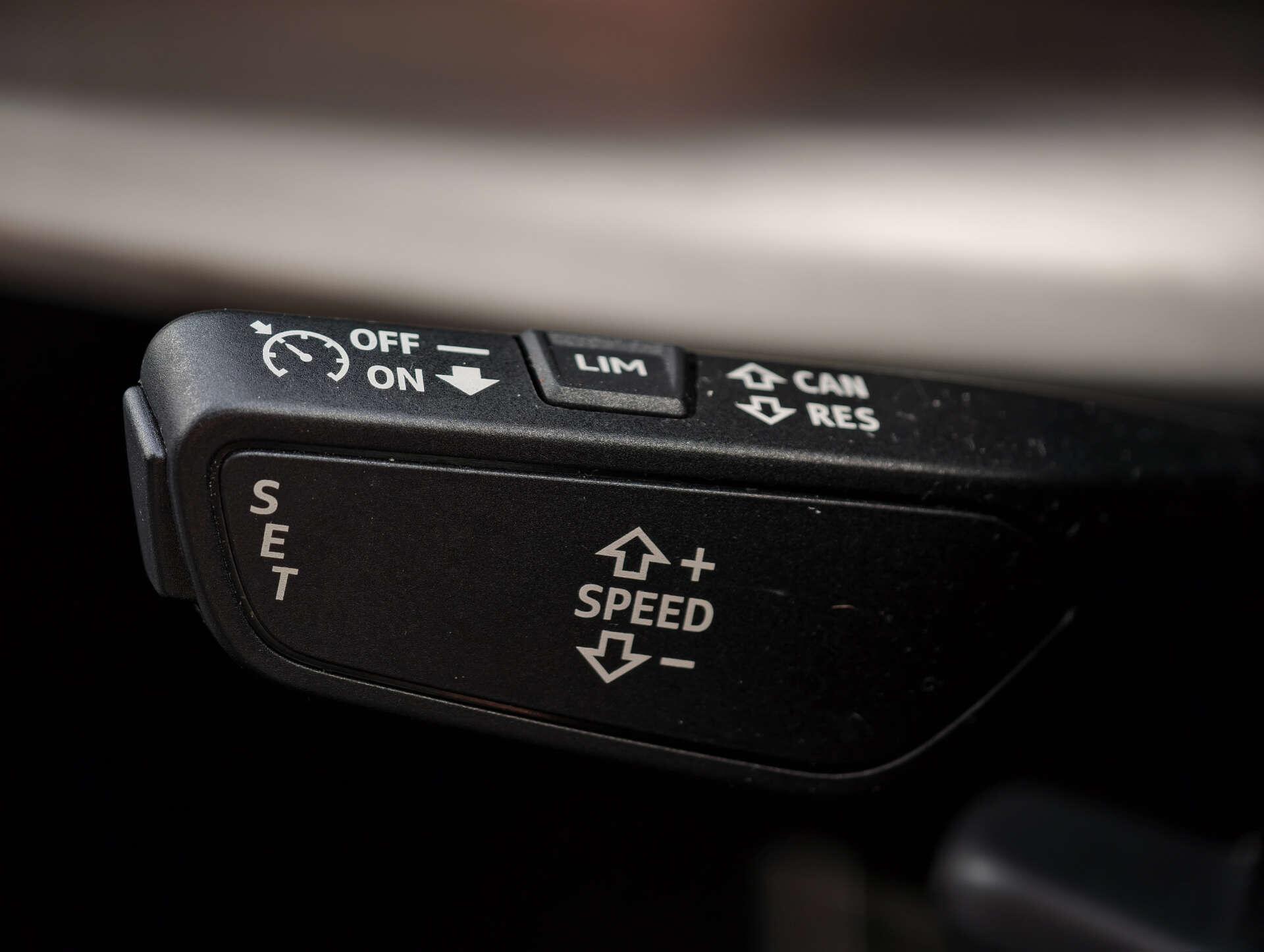 Audi Q8 view 41