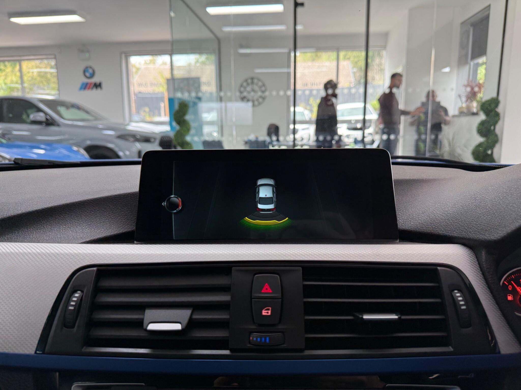 BMW 3 Series view 8