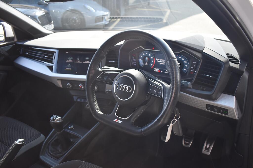 Audi A1 view 10