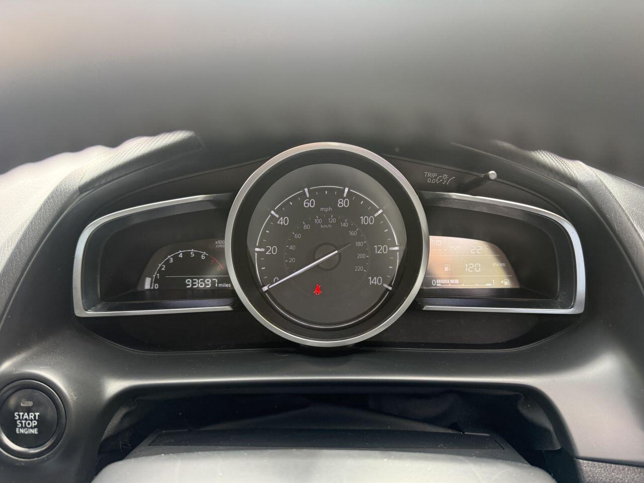 Mazda Mazda2 view 21