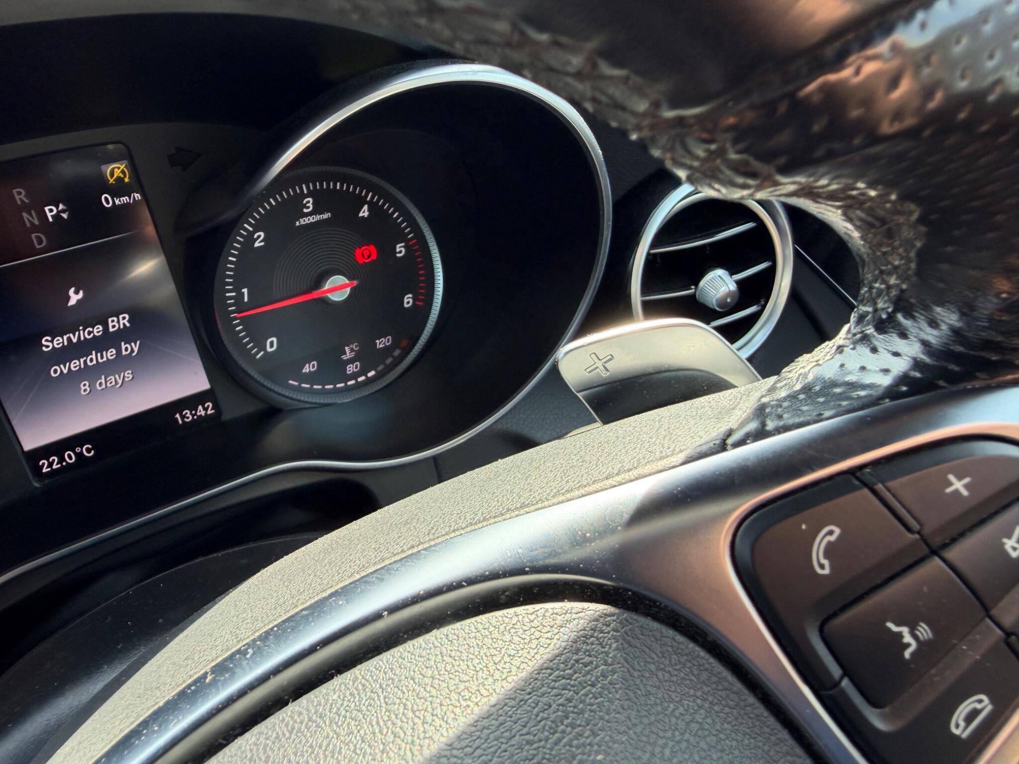 Mercedes-Benz GLC view 44
