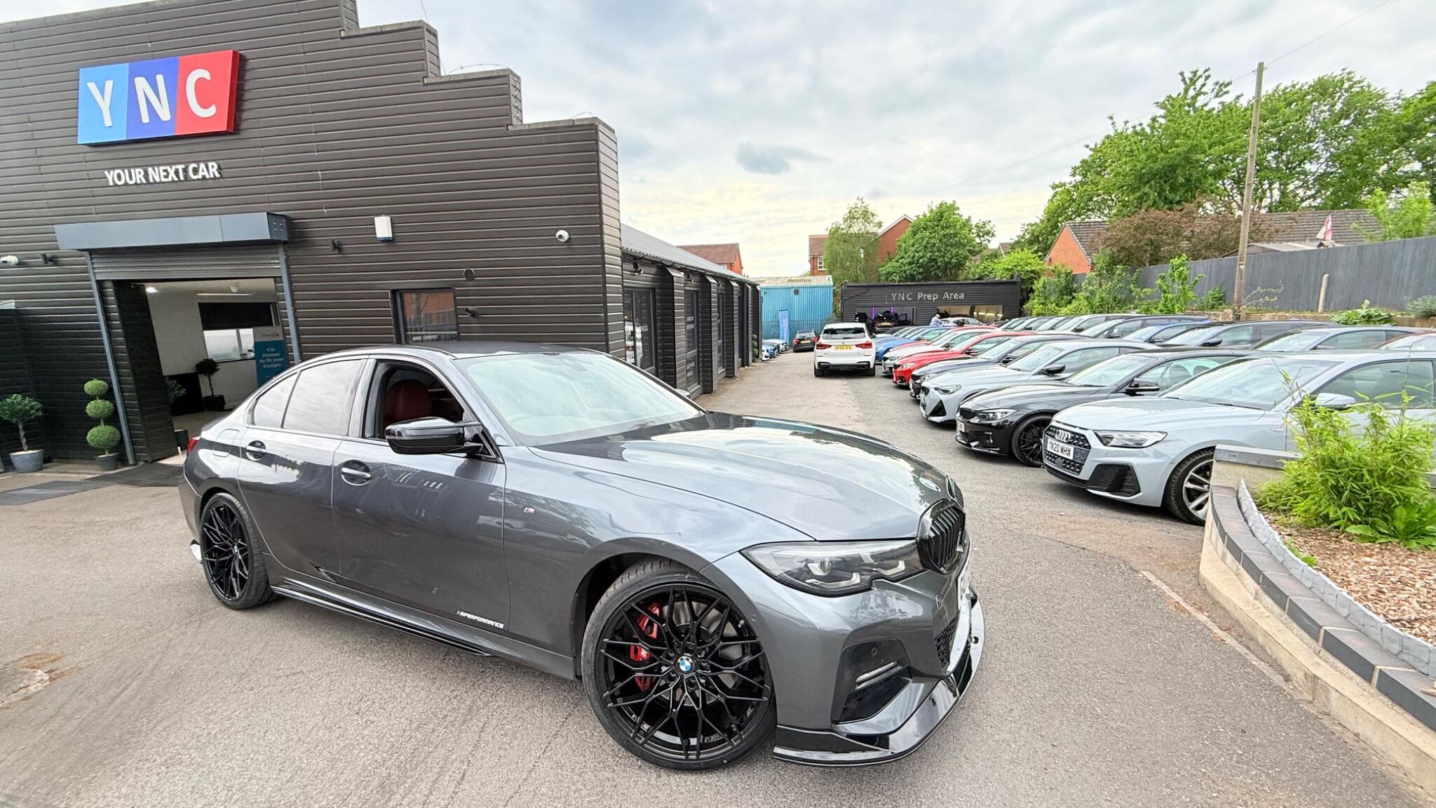 BMW 3 Series view 4