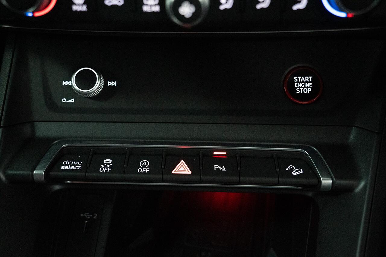Audi RS Q3 view 16