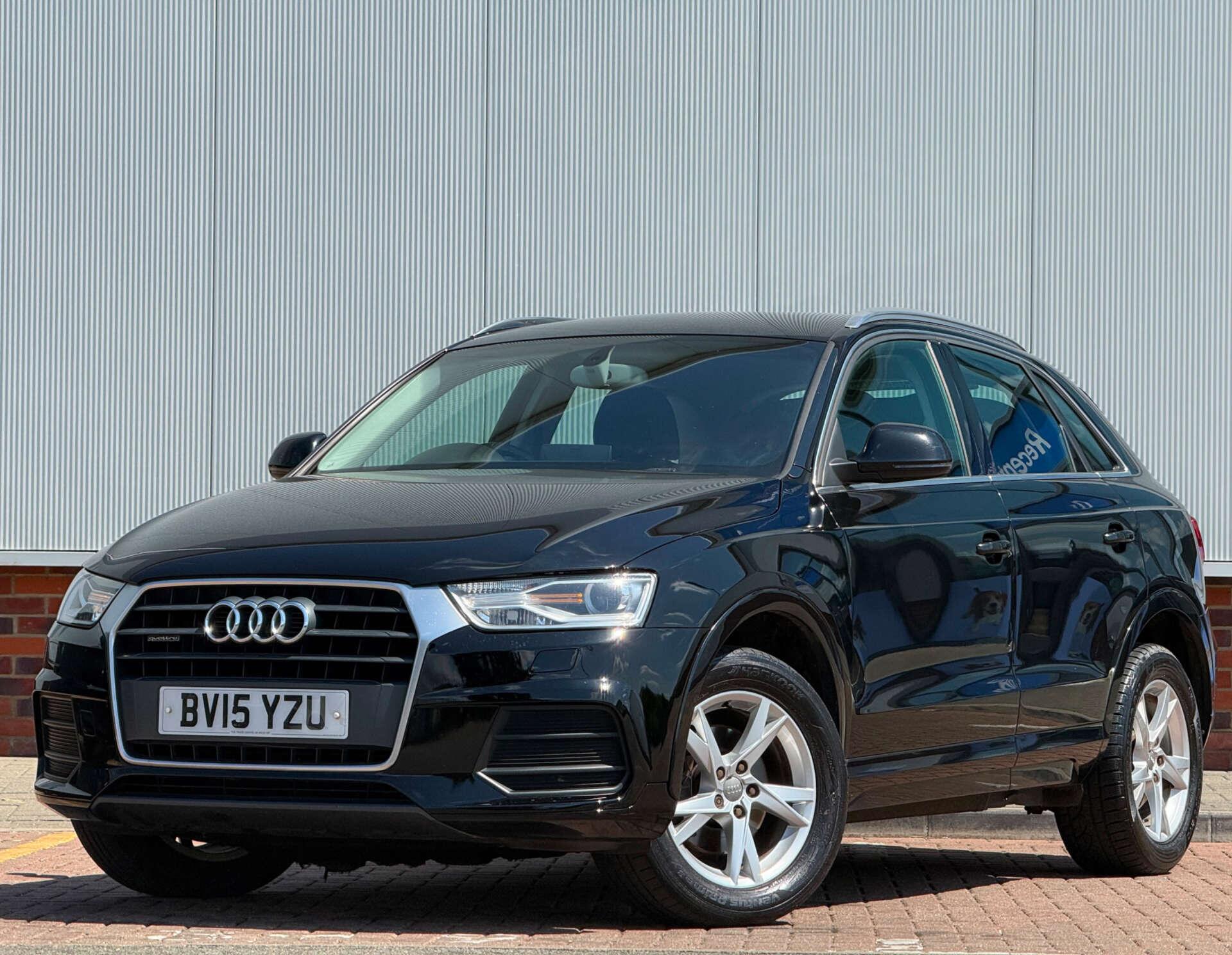 Audi Q3 view 3