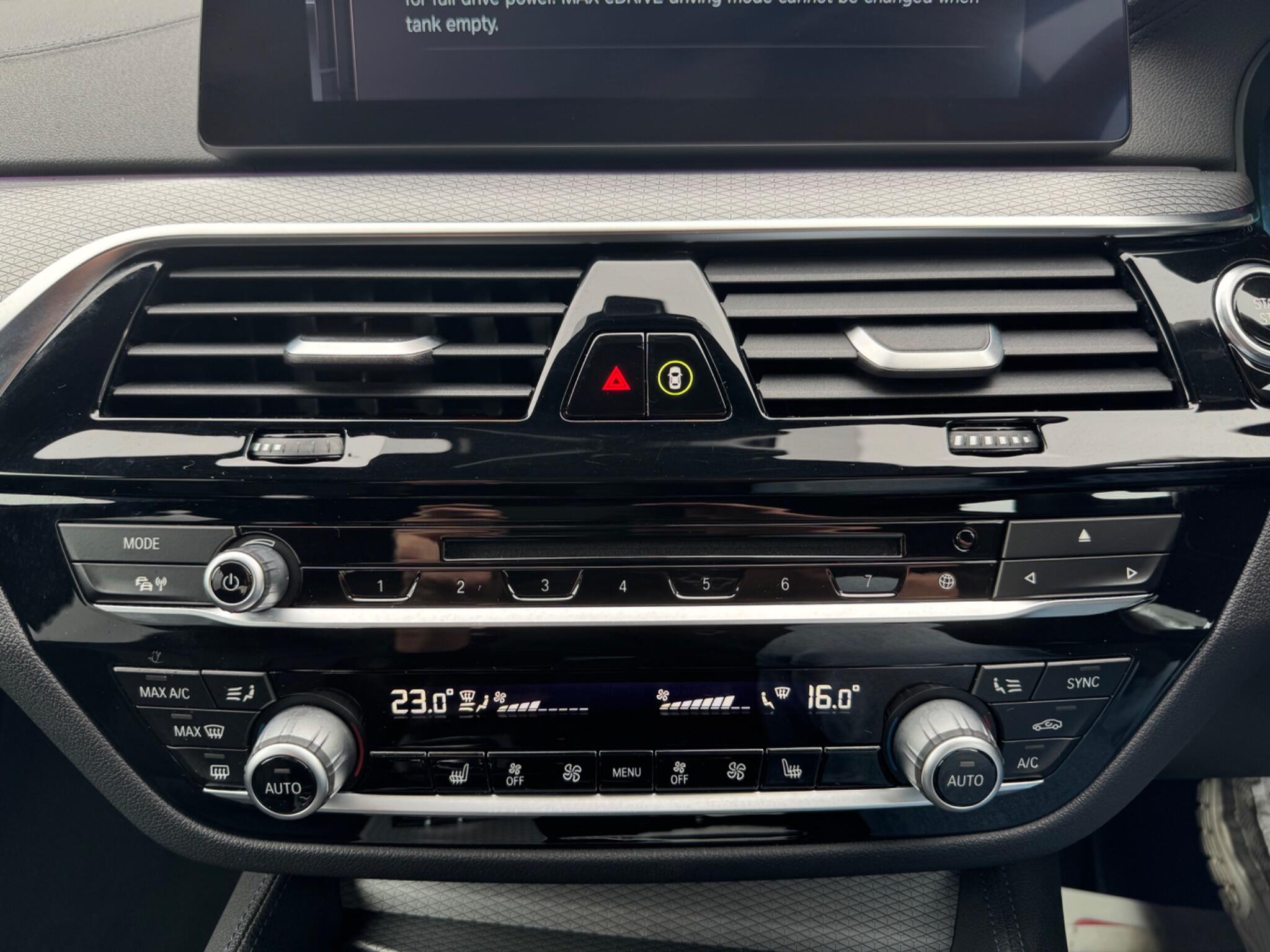 BMW 5 Series view 27