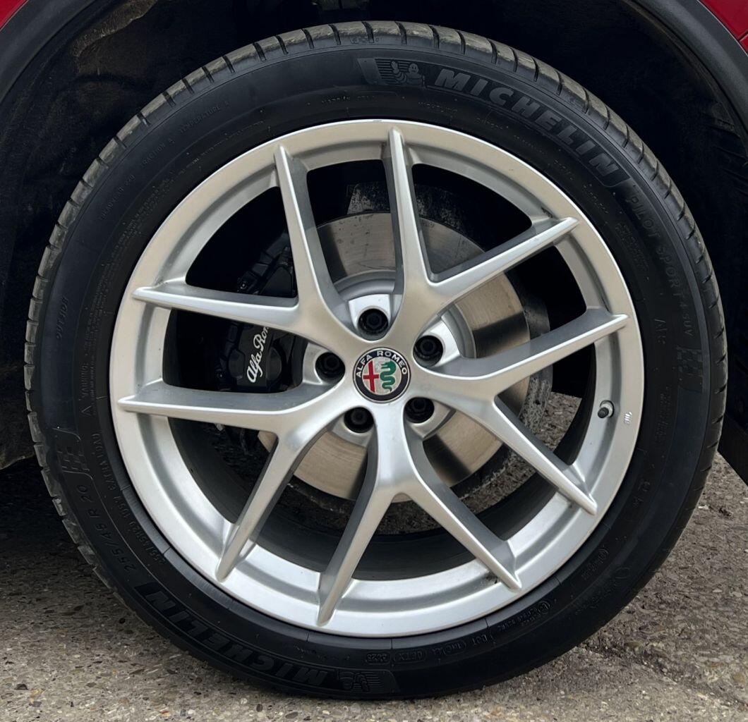 Alfa Romeo Stelvio view 12